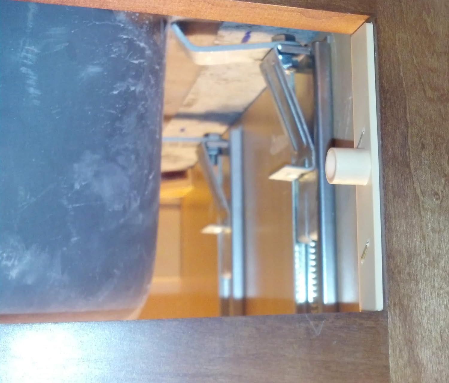 Ratchet Sink Bracket Kit - For under mount sink installation