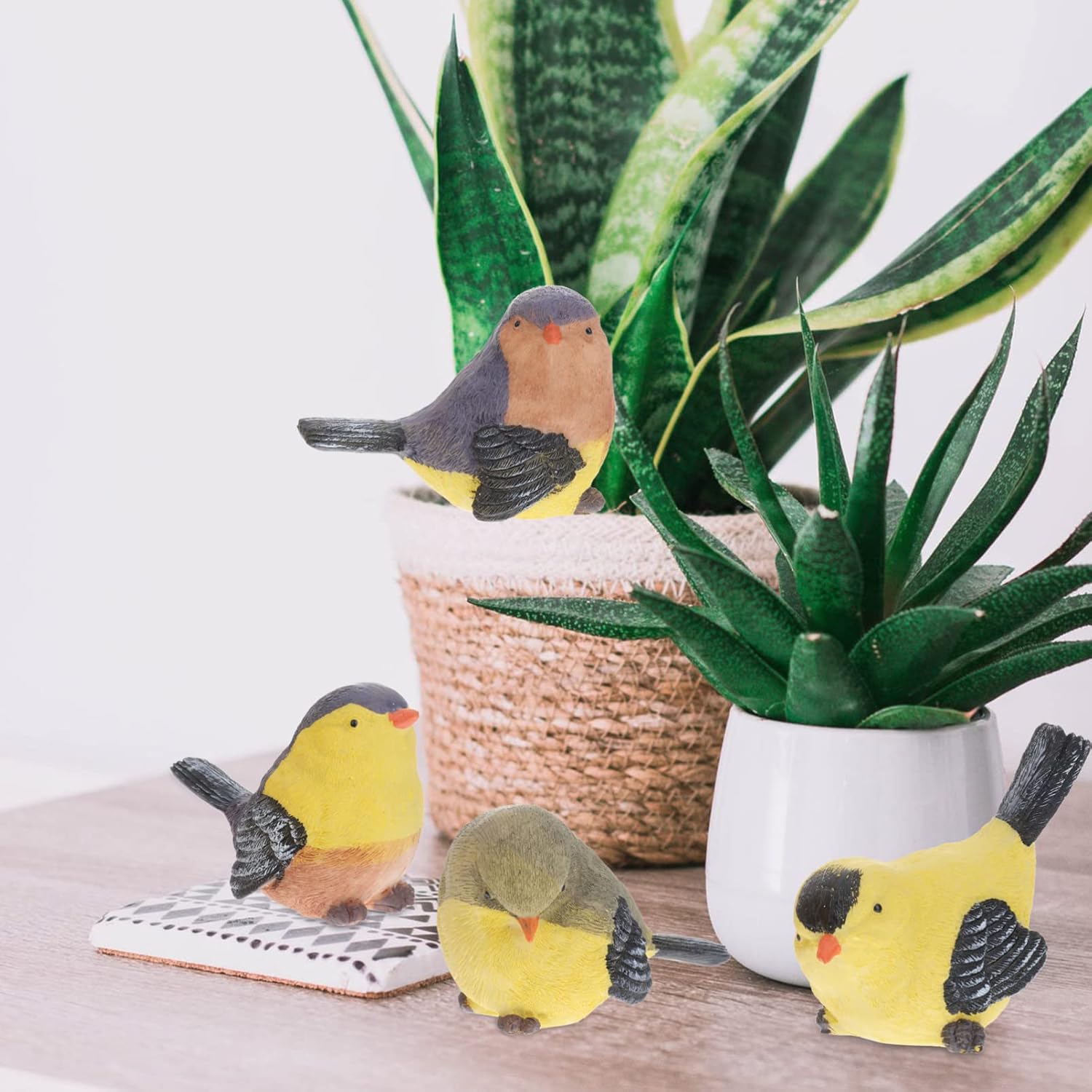 4pcs Resin Bird Ornaments Cute Bird Shaped Decorations for Home Office and Mini Gardens and Non-Fading Sculptures for Indoor and Outdoor Use