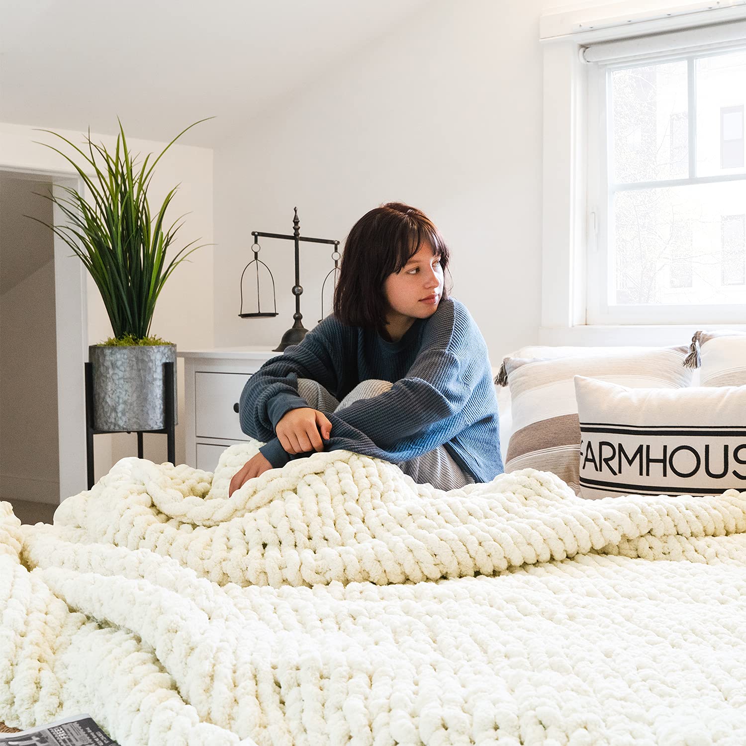 Comtest Chunky Knit Blanket Handmade Soft Throw Blanket Cozy and Warm Cable Knit Blanket for