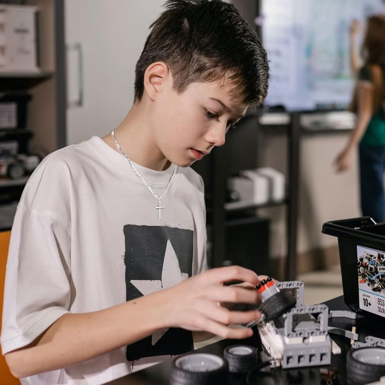 Ursteel S925 Sterling Silver Cross Pendant for Men, 16-24 Inch Figaro Chain Necklace for Men - Image 4