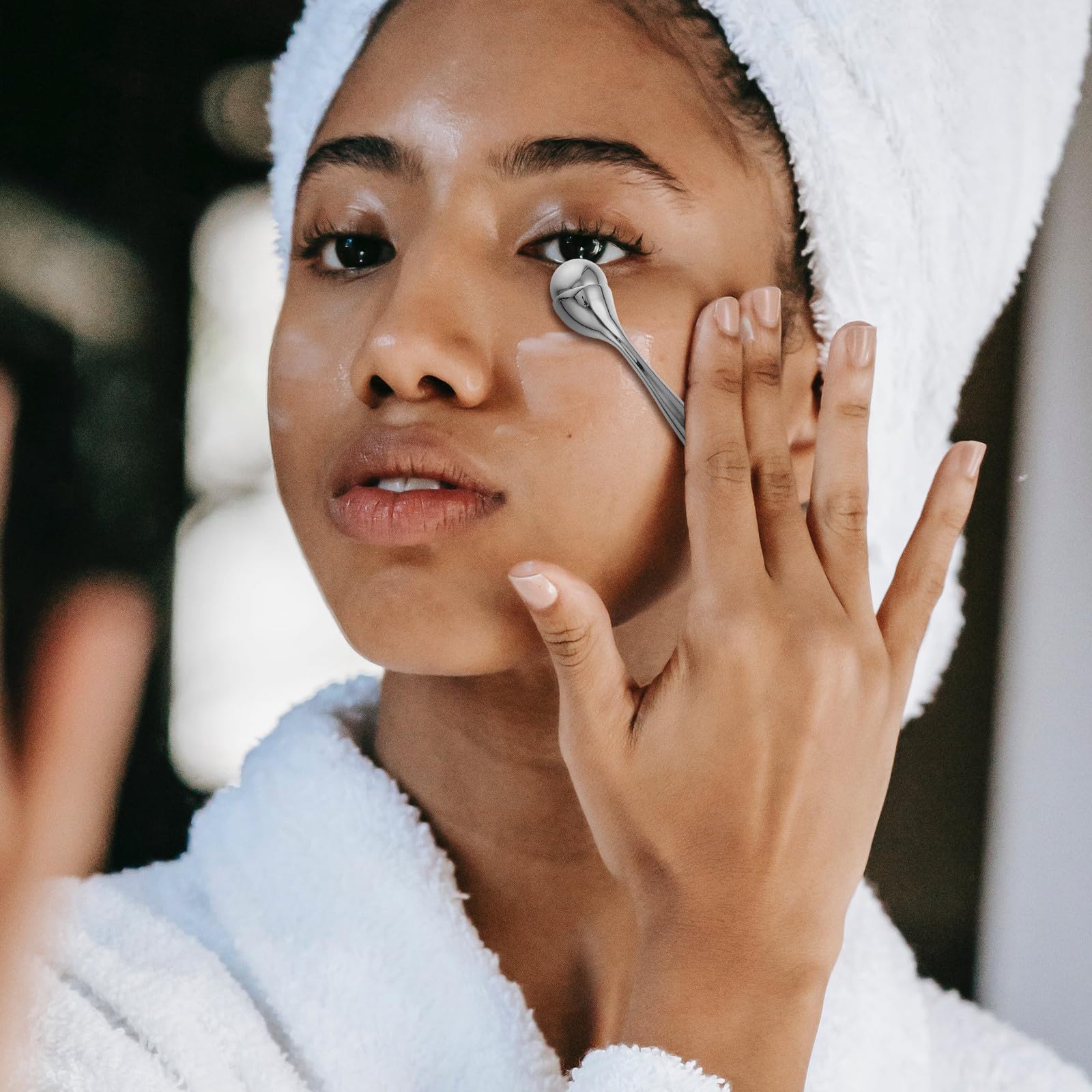 Rodillo de Masaje para Ojos Antiarrugas y Ojeras Mini Portátil Efecto Frío para Cuidado Ocular y Reducción de Bolsas Instrumento de Belleza para Viaje y Uso Diario