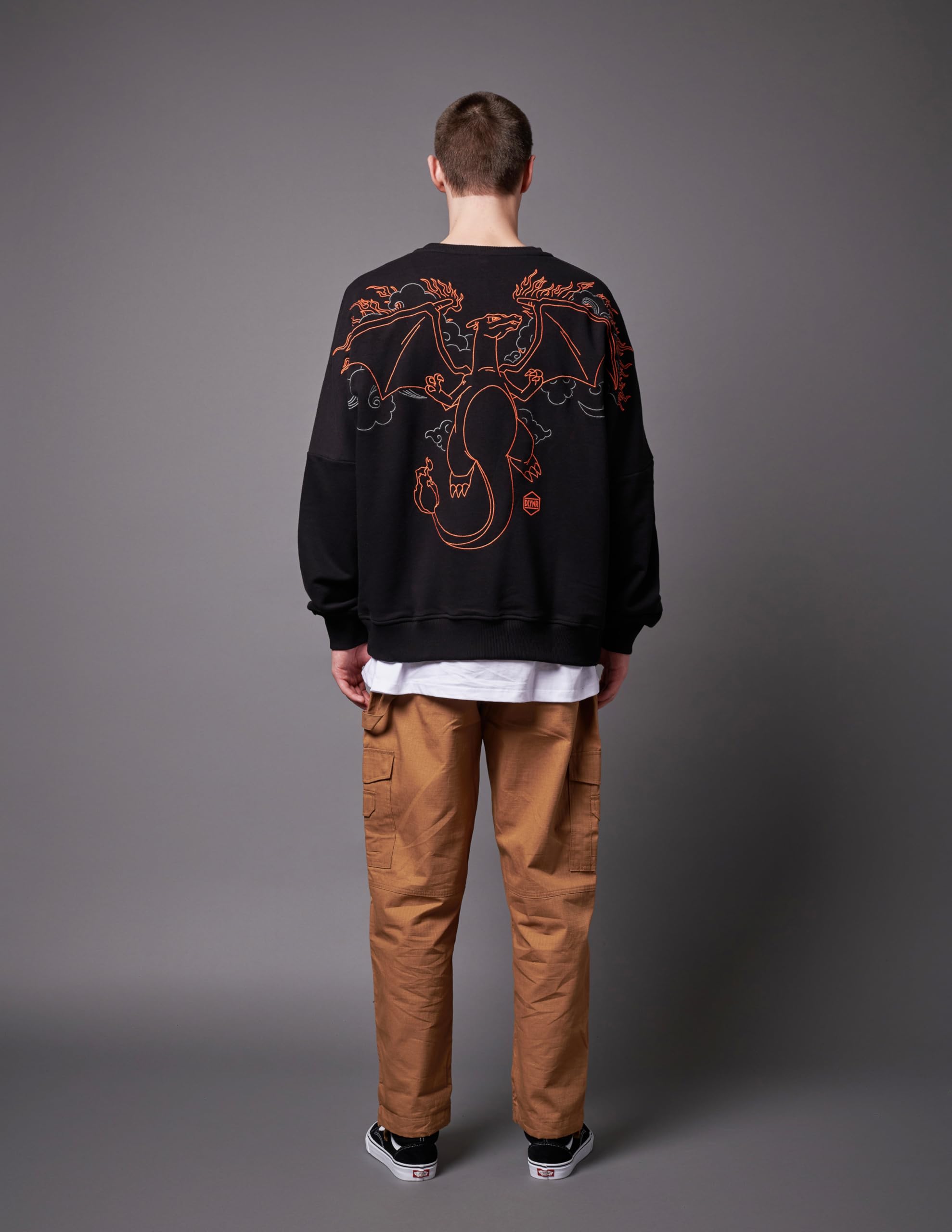 Dolly Noire Pokémon Charizard - Sudadera unisex con capucha bordada, mezcla de algodón, colección oficial