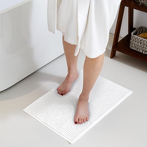 Miniatura 2 de GRANNY SAYS Alfombras de baño de felpilla antideslizantes, lavables, suaves de color blanco para baño, 16 x 24 pulgadas, tapete de baño súper