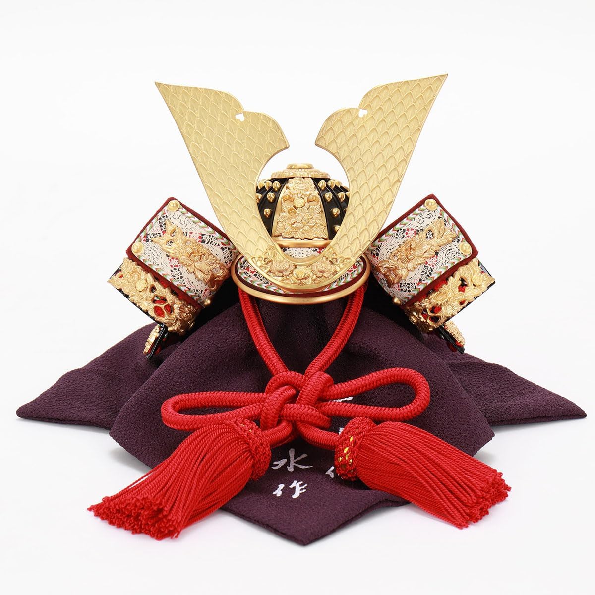 創業314年吉徳 信長公 兜飾り9号（弓太刀／絹目屏風／流備畳飾り台付き）