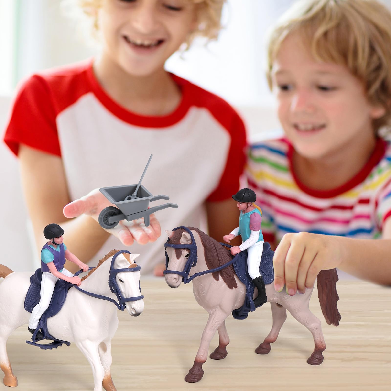 Tacobear Cavallo Giocattolo Horse Cavallo Paddock con Cancello Stabile Ostacoli Recinto Giocattoli per Cavalli Animali Fattoria Collezionisti Regalo Bambina Bambini Ragazzi 3 4 5 6 7 8 9 10 anni