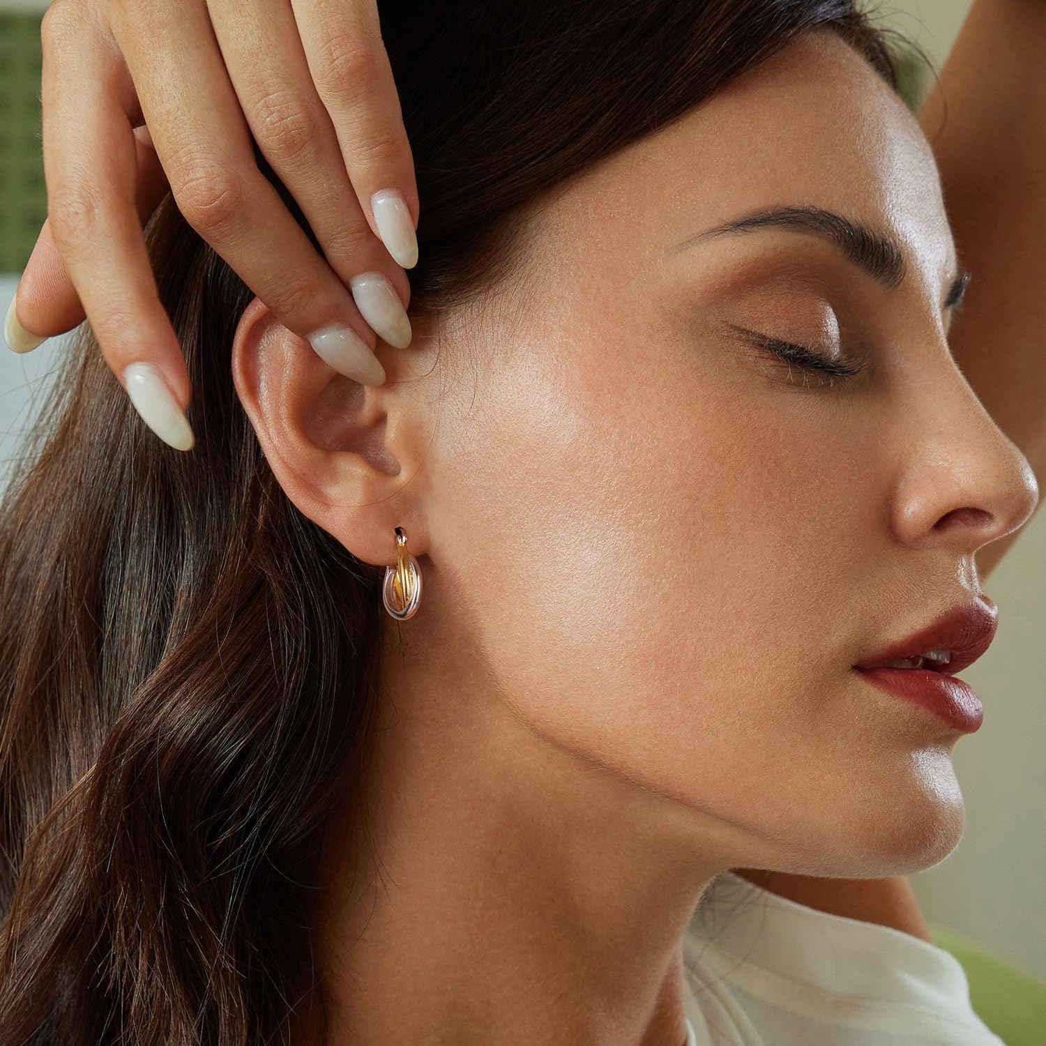 WOSTU 14K Gold Plated Two-Tone Oval Hoop Earrings for Women, Water Drop Design Lightweight Huggie Earrings,925 Sterling Silver Posts Double Drop Chunky Hoops Hypoallergenic Ear Buckles