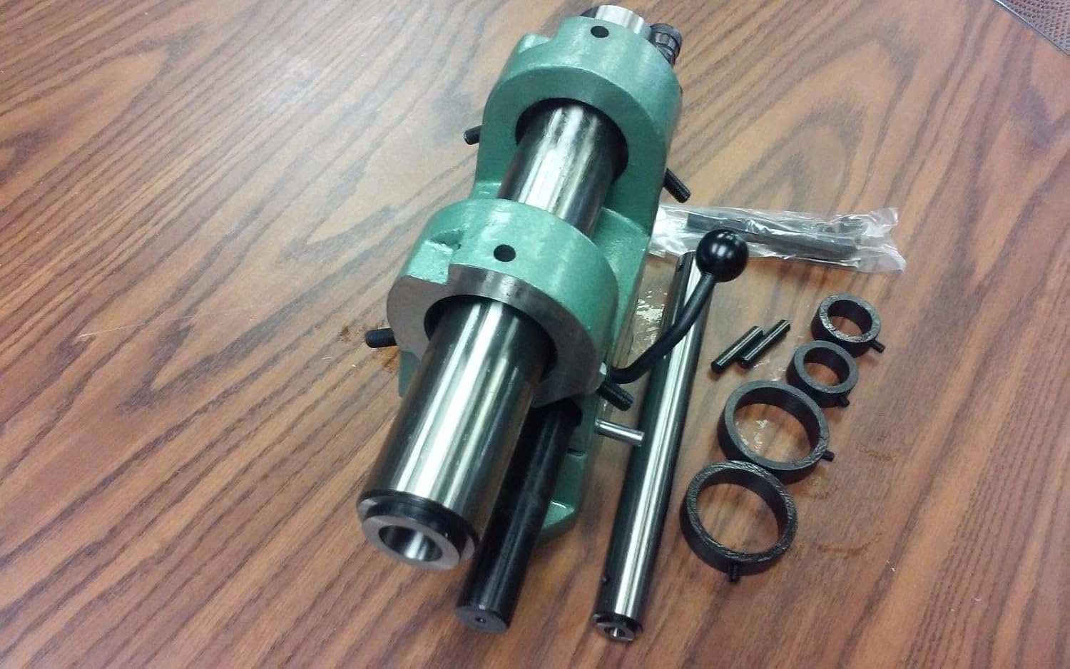 CME End Mill Sharpener, Cast Iron Body, Holds 3/16" to 1 1/4" End Mill Shank Diameters, Securely supports end mills for sharpening on a grinding wheel