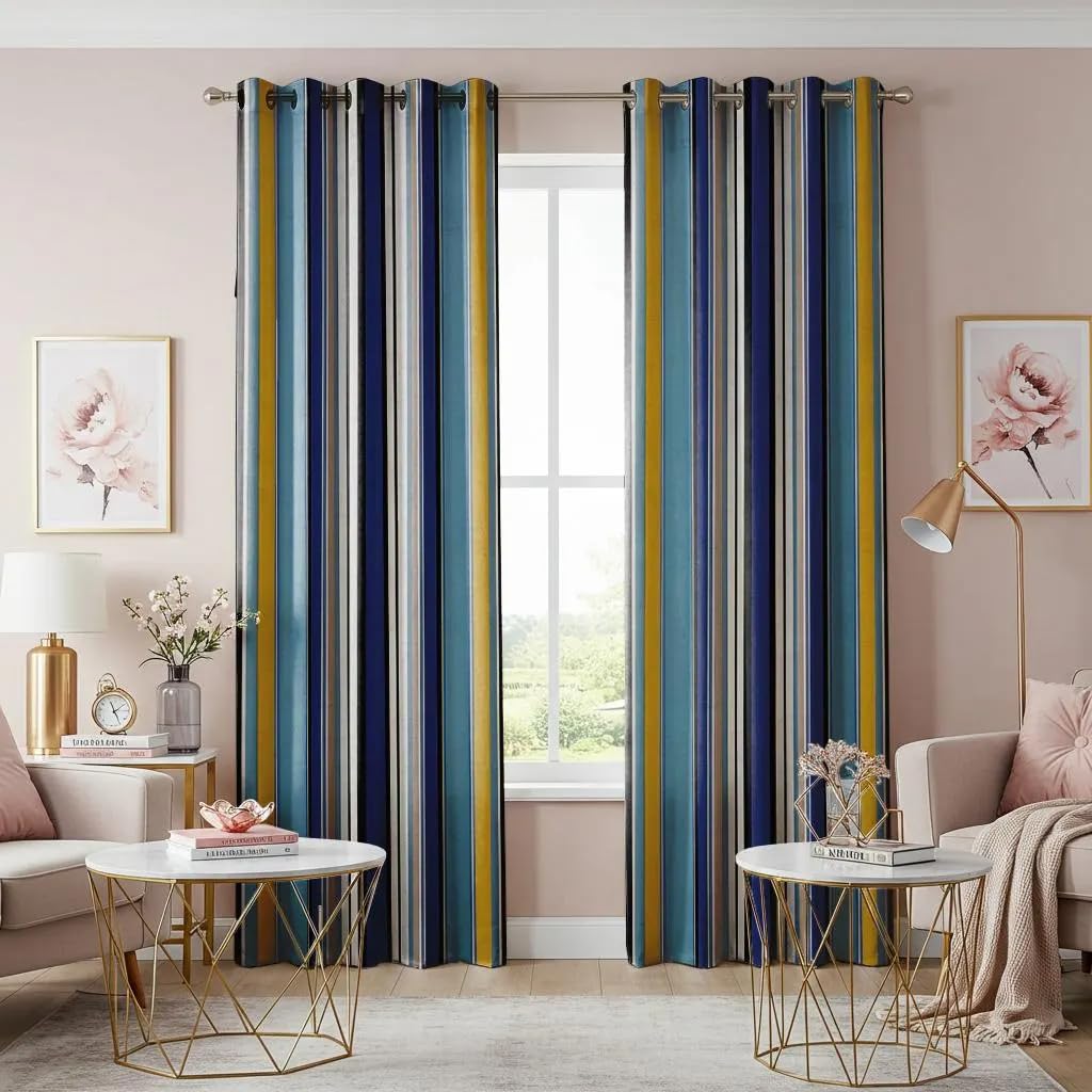 Rideaux à rayures bleues et jaunes pour habiller une petite fenêtre de salon