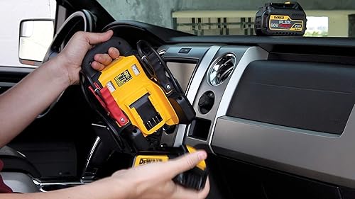 Miniatura 11 de DEWALT DXAE20VBB - Amplificador de batería automotriz y arrancador de 12 V con estación de alimentación USB alimentado por baterías estándar de 20 V