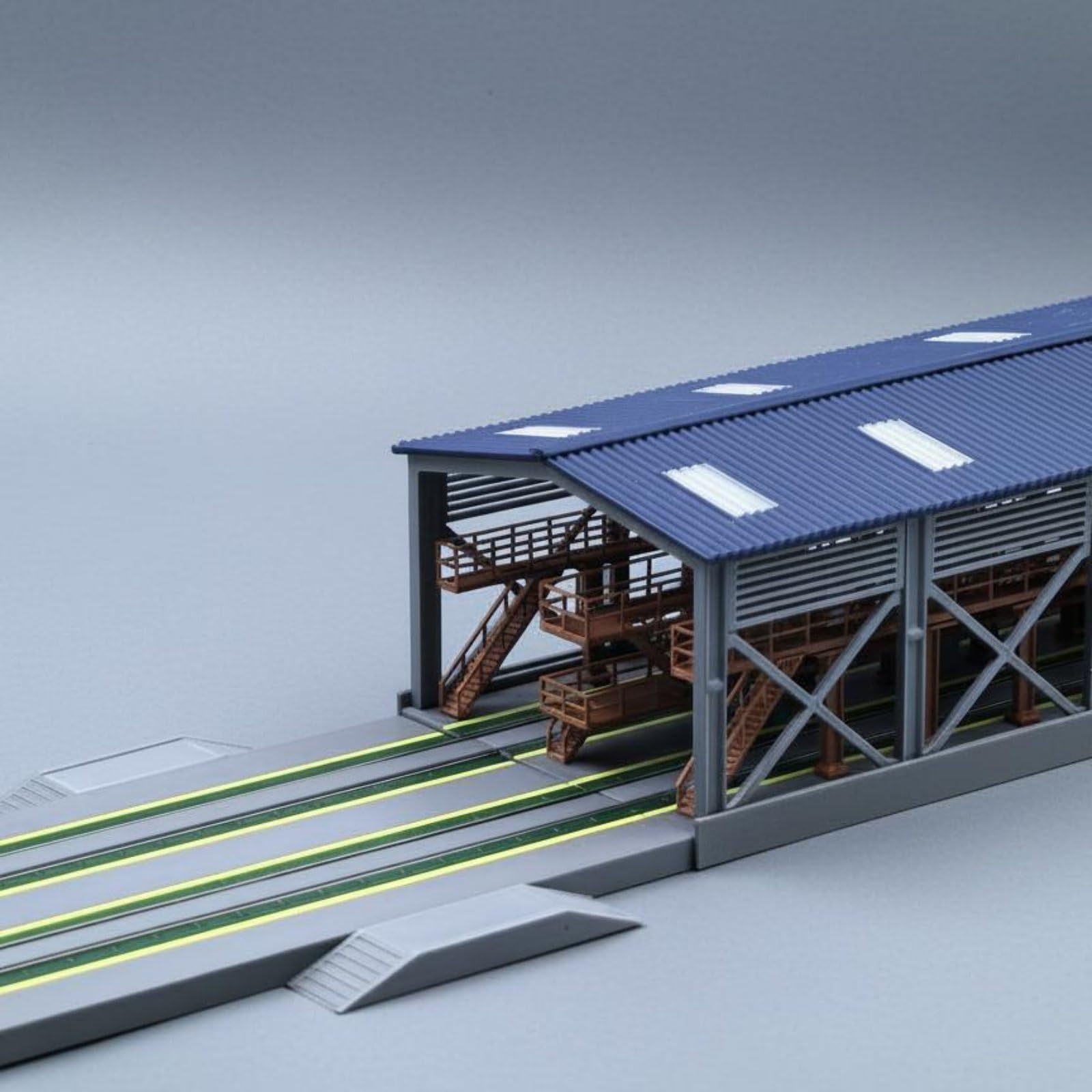 MagiDeal Taller Ferroviario N Escala 1 160 Complejo Locomotoras Taller Estación Edificación Accesorio Material Listo para Usar Diseño para Vía Atascos Adecuado para Dioramas Maquetas Aficionados