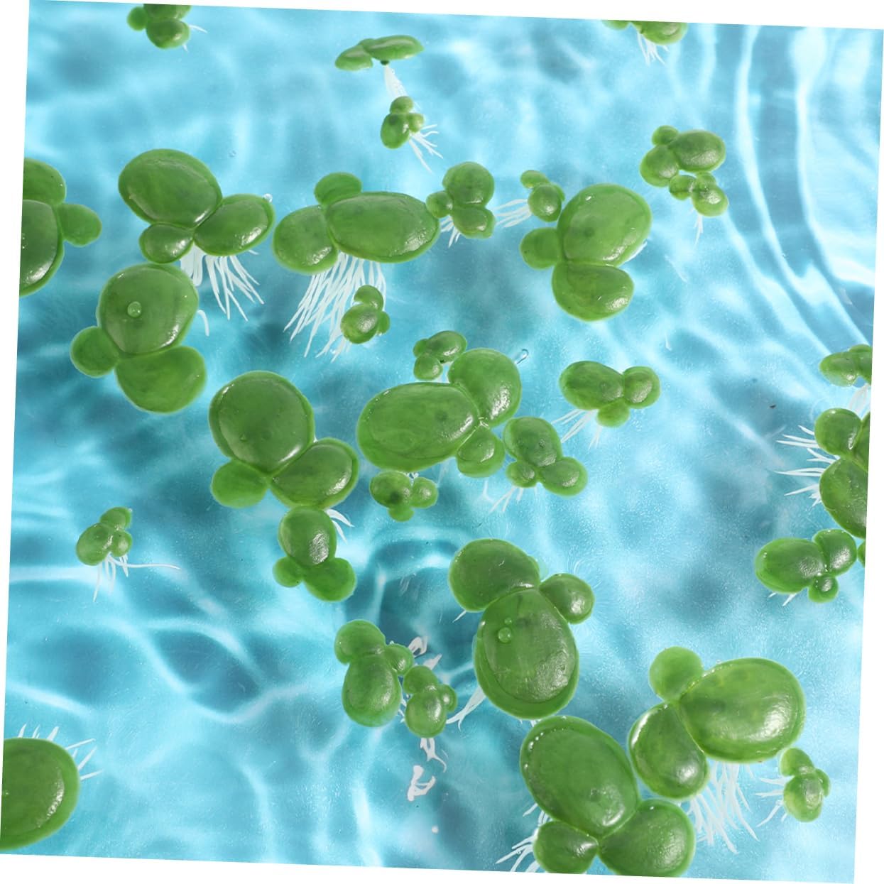 90pcs Artificial Duckweed Floating Ornament for Fish Tank Landscape Decor Lightweight Plastic Aquatic Plants for Aquarium Decoration and Pet Shade