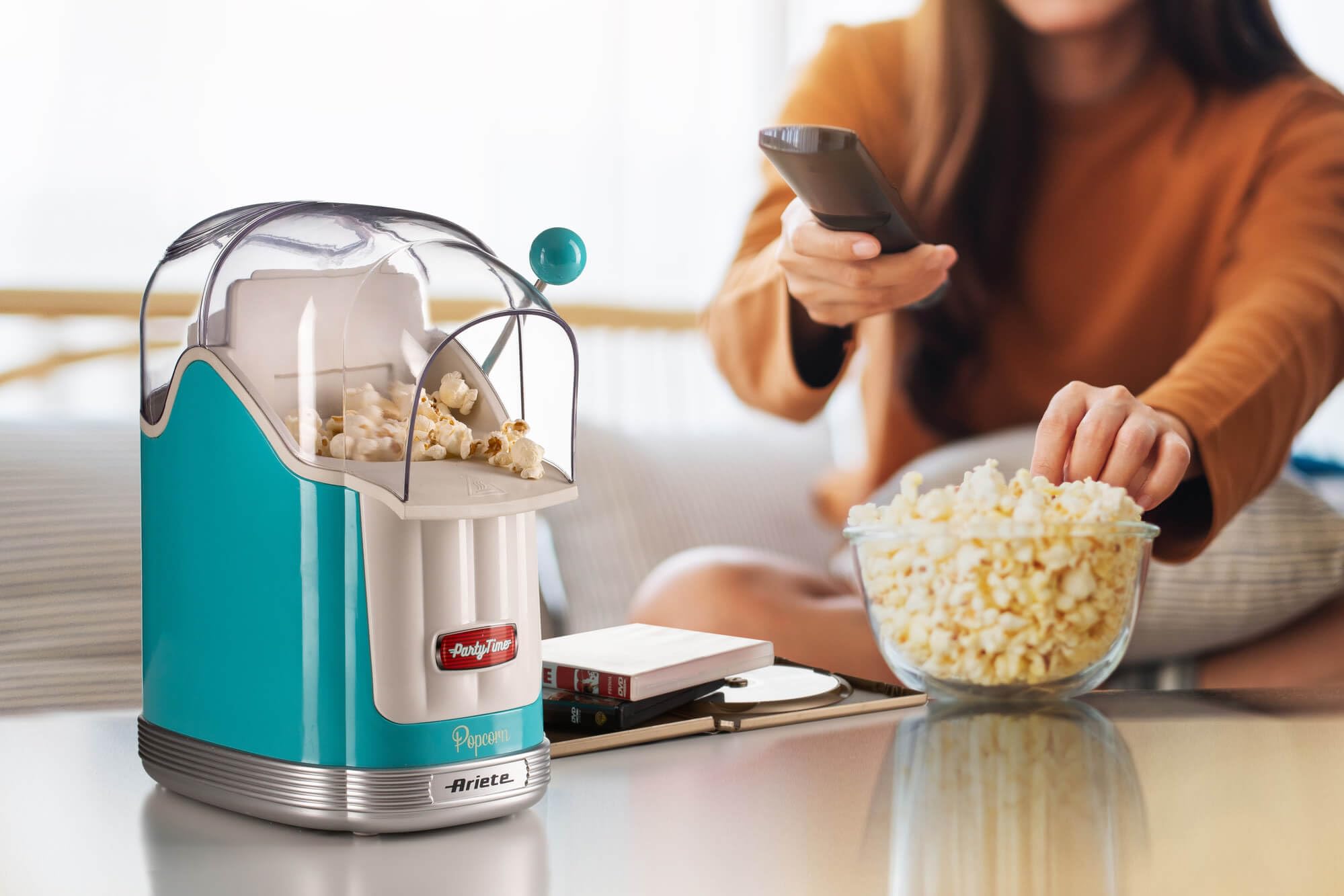 Ariete 2958 Pop Corn Maker Party Time, Macchina per pop corn con leva, 1100 Watt, Capacità 600 g, Cottura ad aria calda senza grassi, Celeste