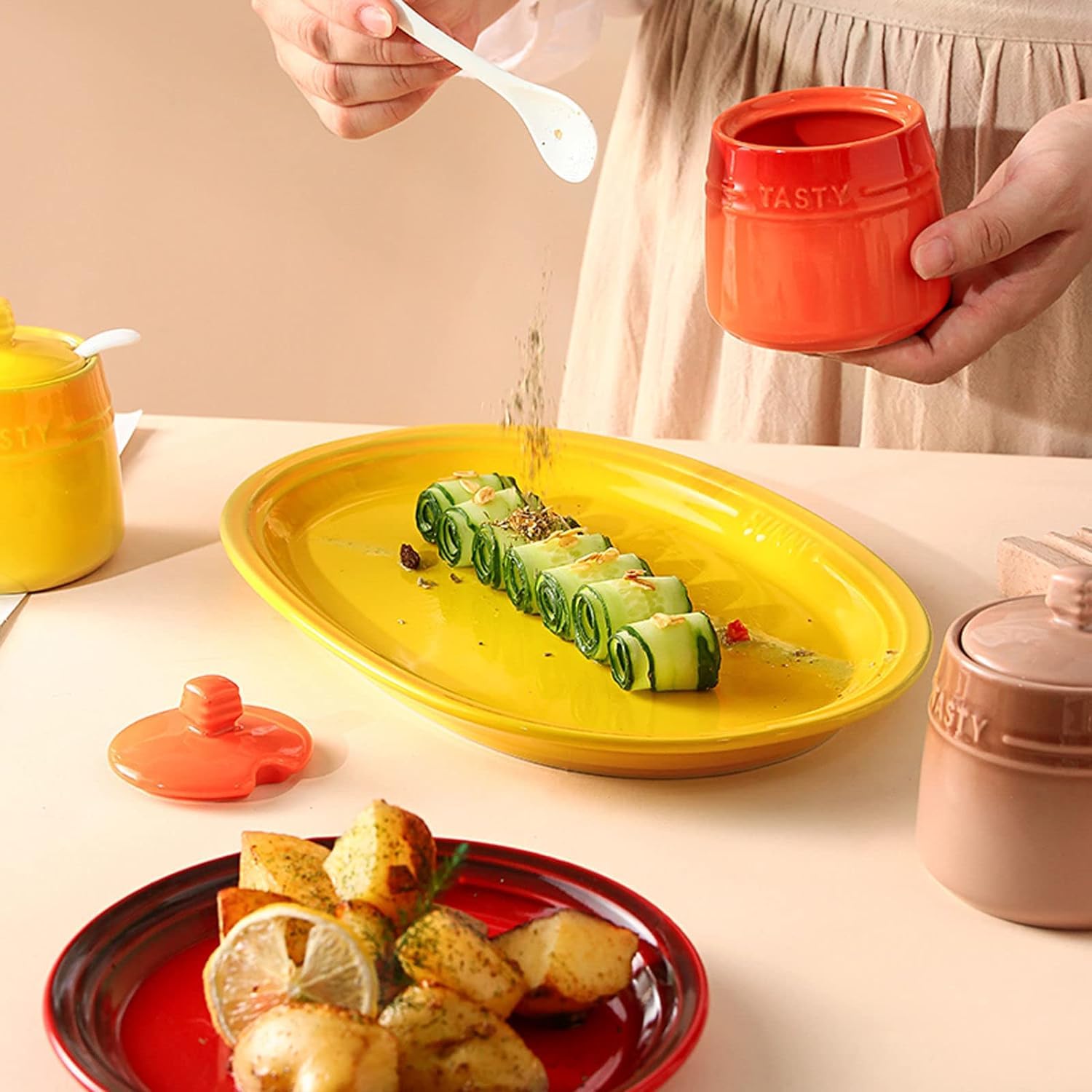 Un bol de sucre, un récipient de sucre Pot à sucre en céramique dégradé français avec couvercle, sucrier solide avec cuillère, pot à épices en porcelaine, rangement de décoration de cuisine - Rouge