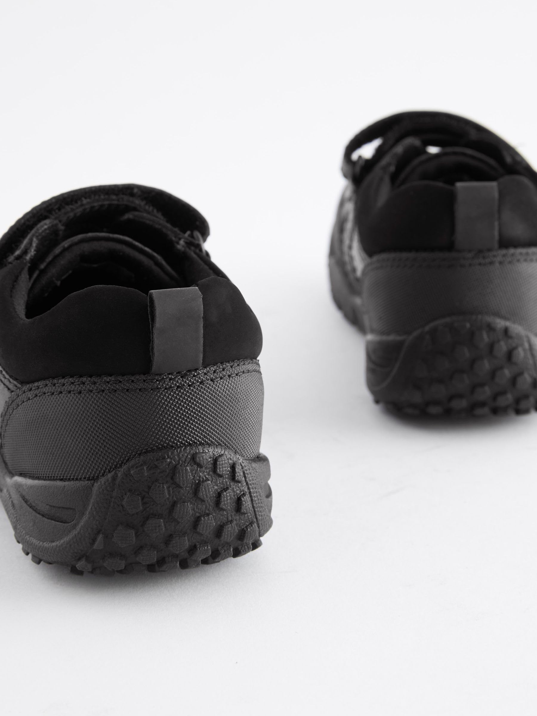 NEXT Niños Zapatos Escolares de Cuero con Cordones elásticos de Corte Ancho (H)