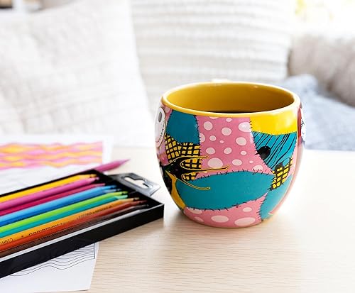 Miniatura 5 de Nightmare Before Christmas - Taza de cerámica con mango esculpido de Disney The Jack and Sally Patchwork de 16 onzas