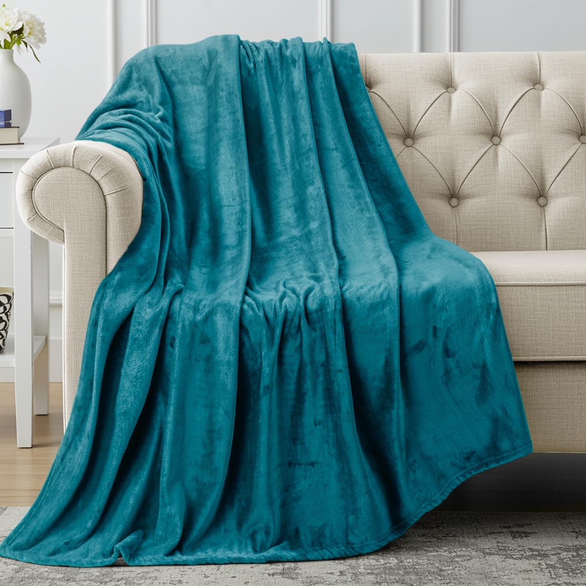 Utopia Bedding Fleece Blanket Throw Size Turquoise 300GSM Luxury Anti-Static Fuzzy Soft Microfiber Blanket for Couch, Sofa and Bed (50x60 Inch)