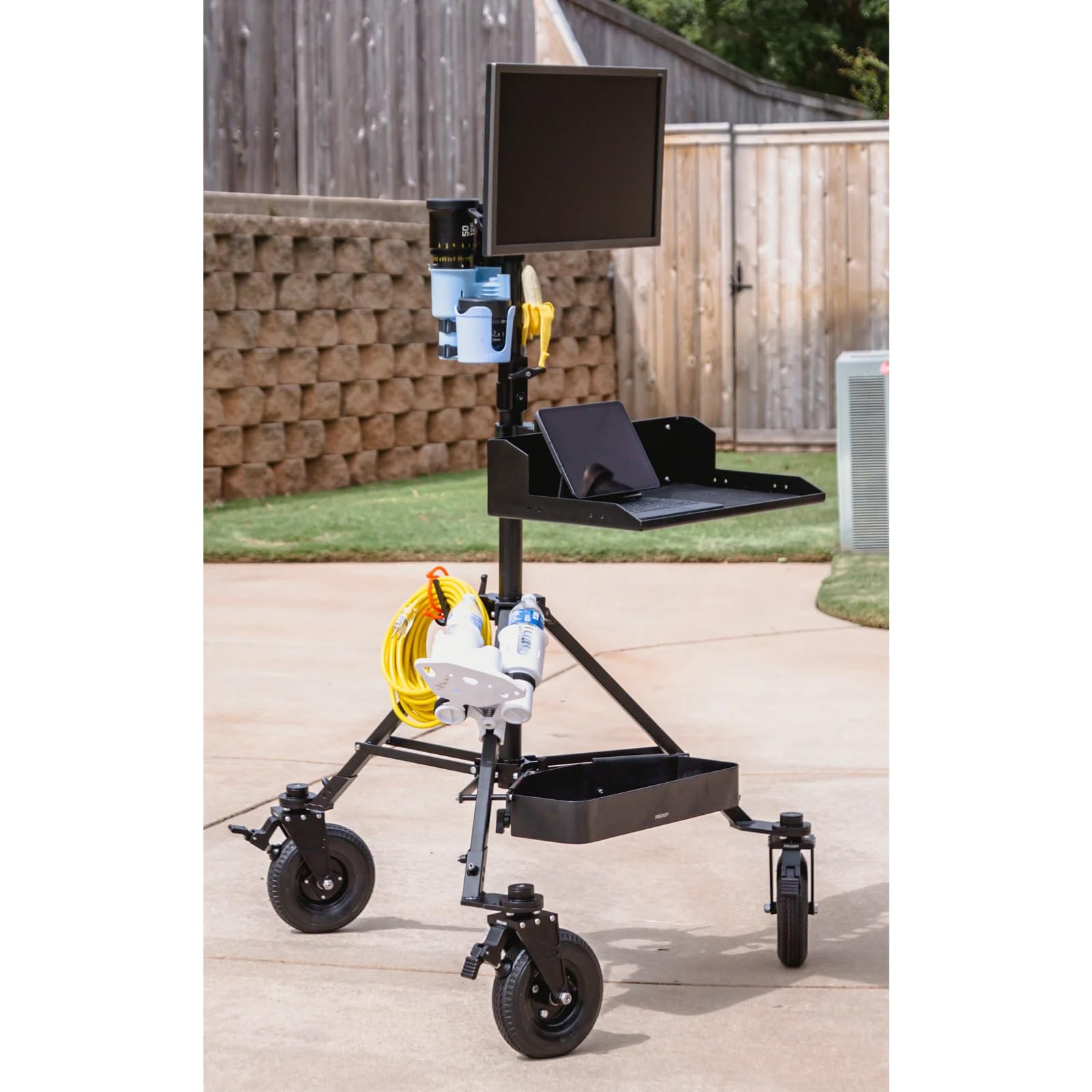 PROAIM Alpha Stand Postazione Mobile con Attacco Monitor e Vassoio | Adatto ad aste 38–50mm con morsetti senza utensili, costruzione in alluminio CNC e supporto rivestito per laptop e case