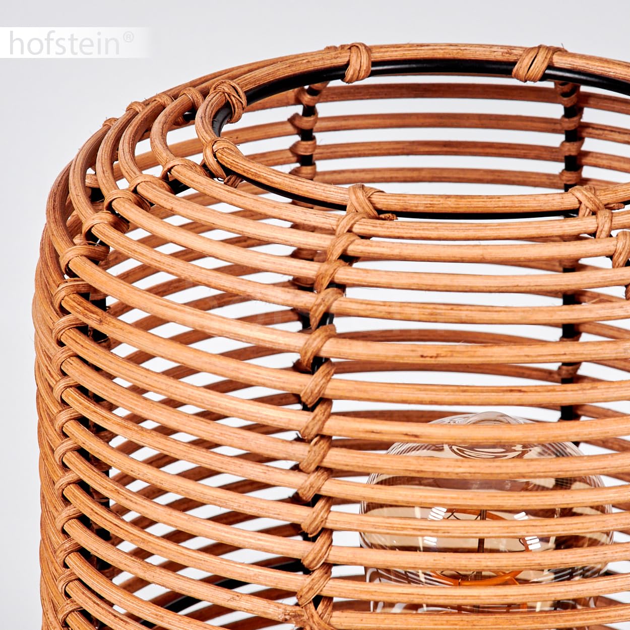 Tischleuchte Mulstrand, moderne Boho Tischlampe aus Metall/Rattan in Schwarz/Natur, Nachttischlampe mit Schirm in Gitter-Optik, An-/Ausschalter am Kabel und Lichteffekt, 1 x E27, ohne Leuchtmittel