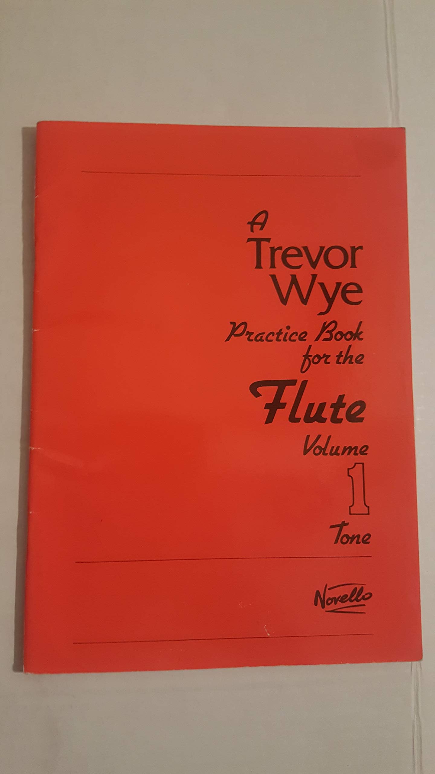 Trevor Wye Practice Book for the Flute Volume 1 Tone | Flute Exercise and Technique Book for Beginners and Intermediate Players | Step by Step Guide to Improve Breath Control and Tone Development