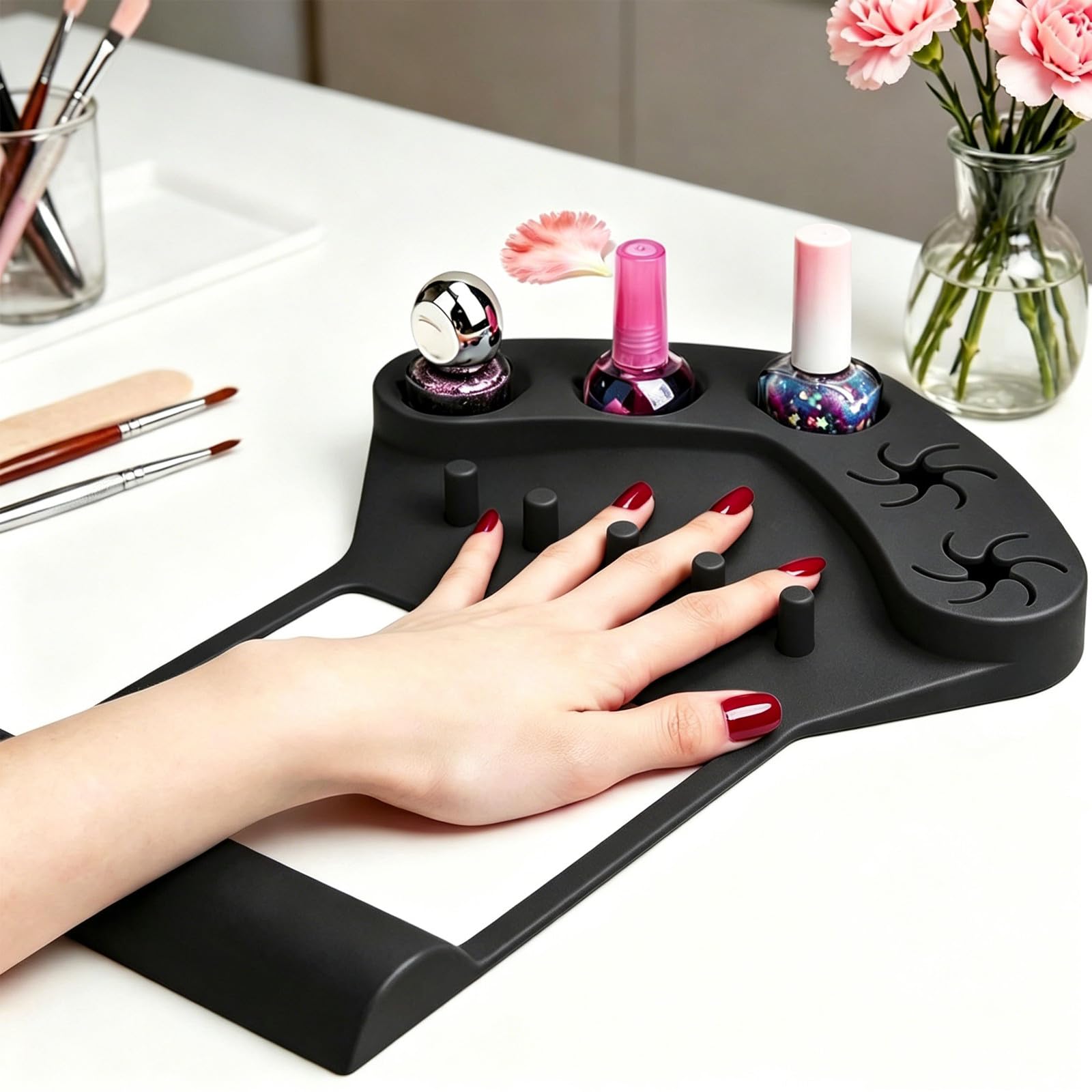 Lurrose Alfombrilla de silicona para esmalte de uñas: Alfombrilla de apoyo para manos con 5 ranuras para manicura y pedicura, con separadores de dedos para manicura y pintura de uñas.
