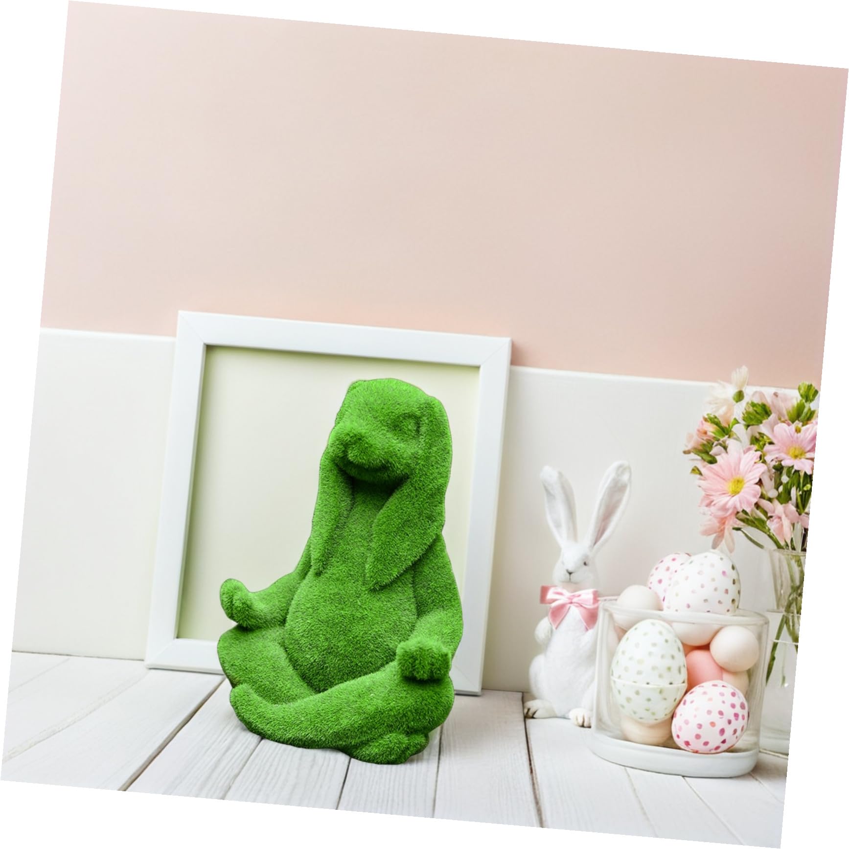UKCOCO Meditierende Hasen Gartenstatue aus Kunstharz mit Beflockter Oberfläche in Grün Osterfest Gartendekoration und Frühlingsdeko für Friedliche Meditationsbereiche