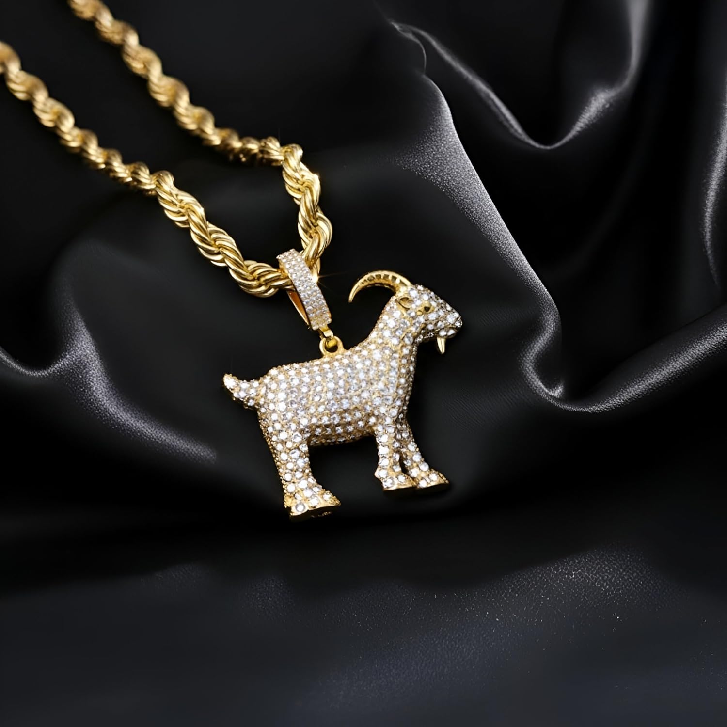 Techno Pave Men's Iced-Out Basketball Pendant with Rope Chain – Sports-Inspired Hip-Hop Necklace