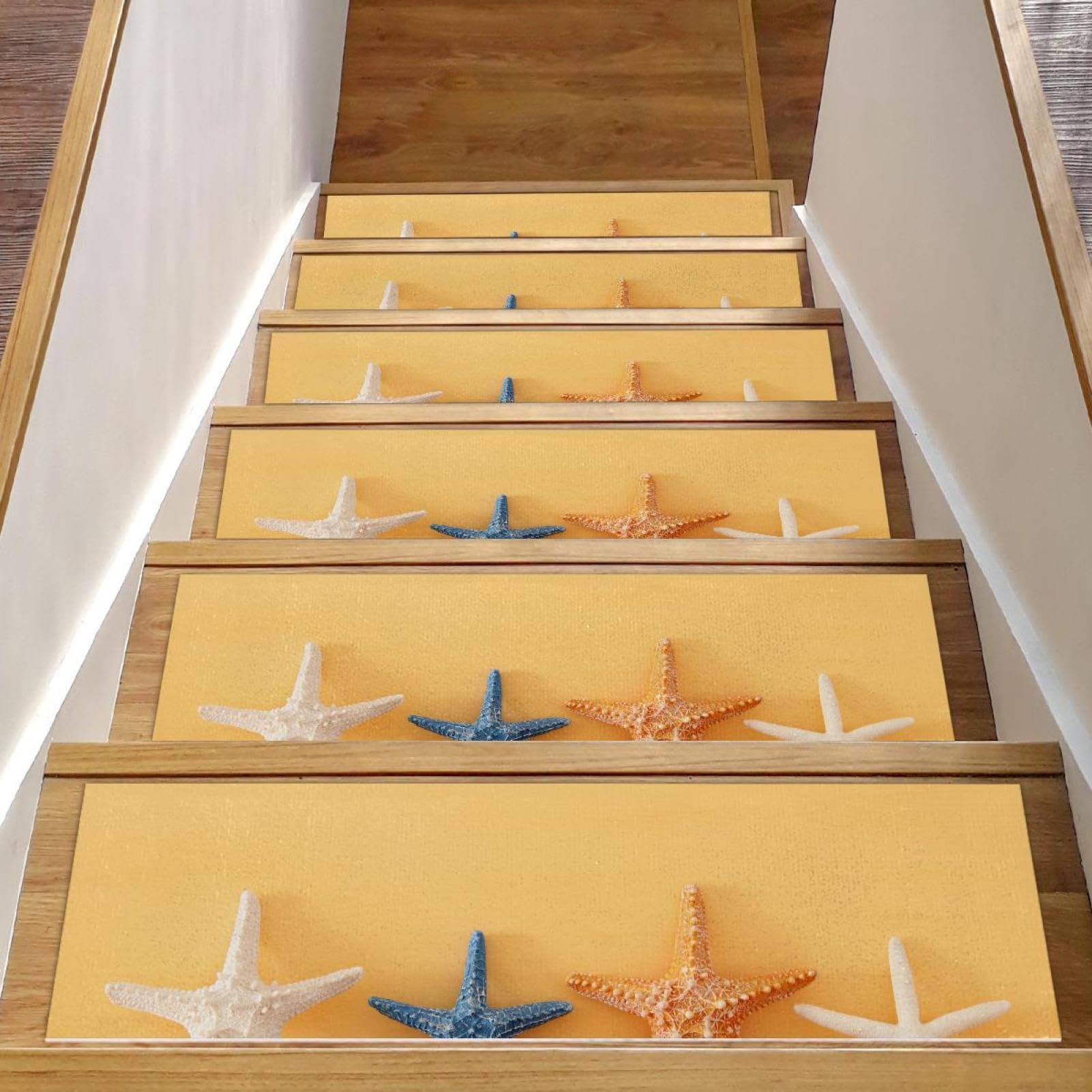 Peldaños de escalera de madera seguros gracias a estas 15 alfombras de estrella de mar 8x30