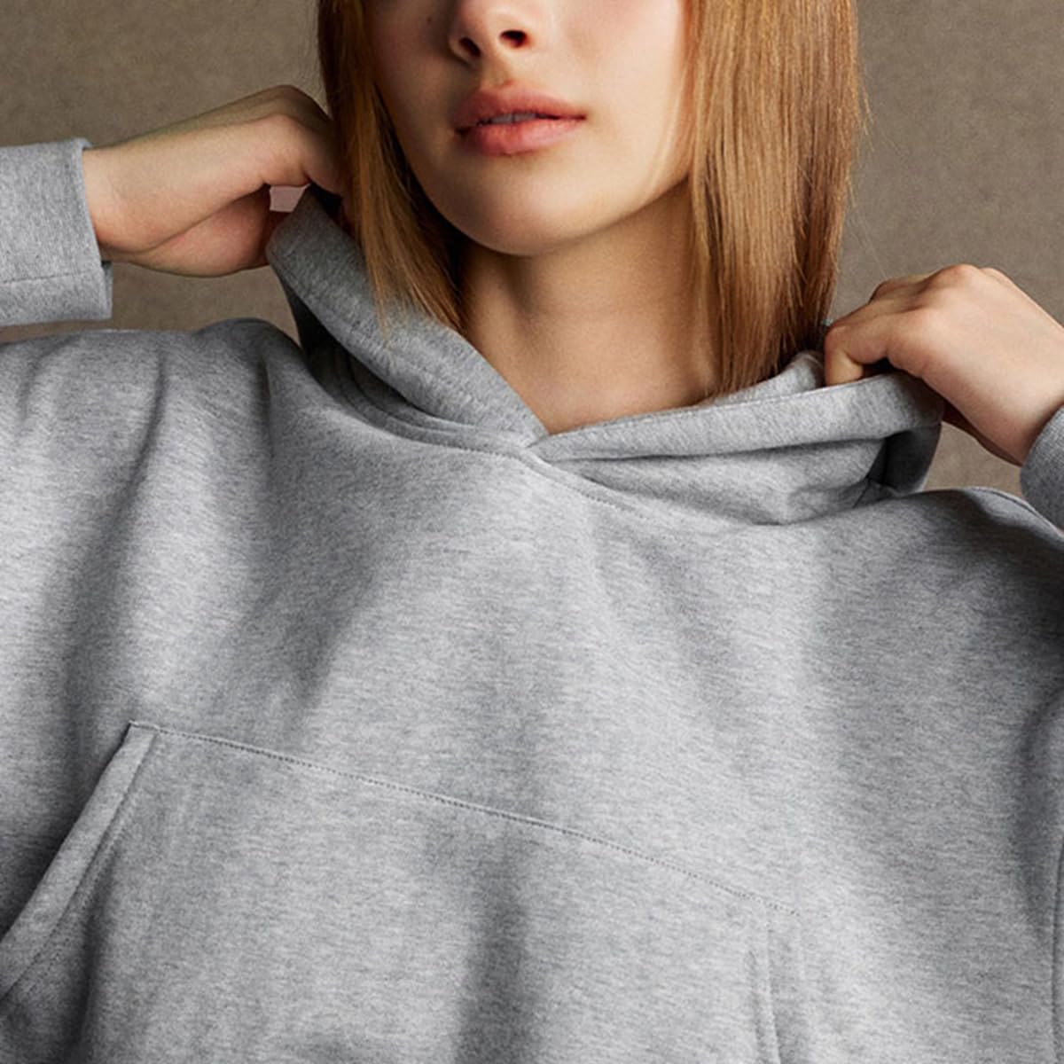 Cropp Hoodie | Con capucha y mangas raglán | Estilo callejero para mujer | Cómodo para el ocio y el deporte