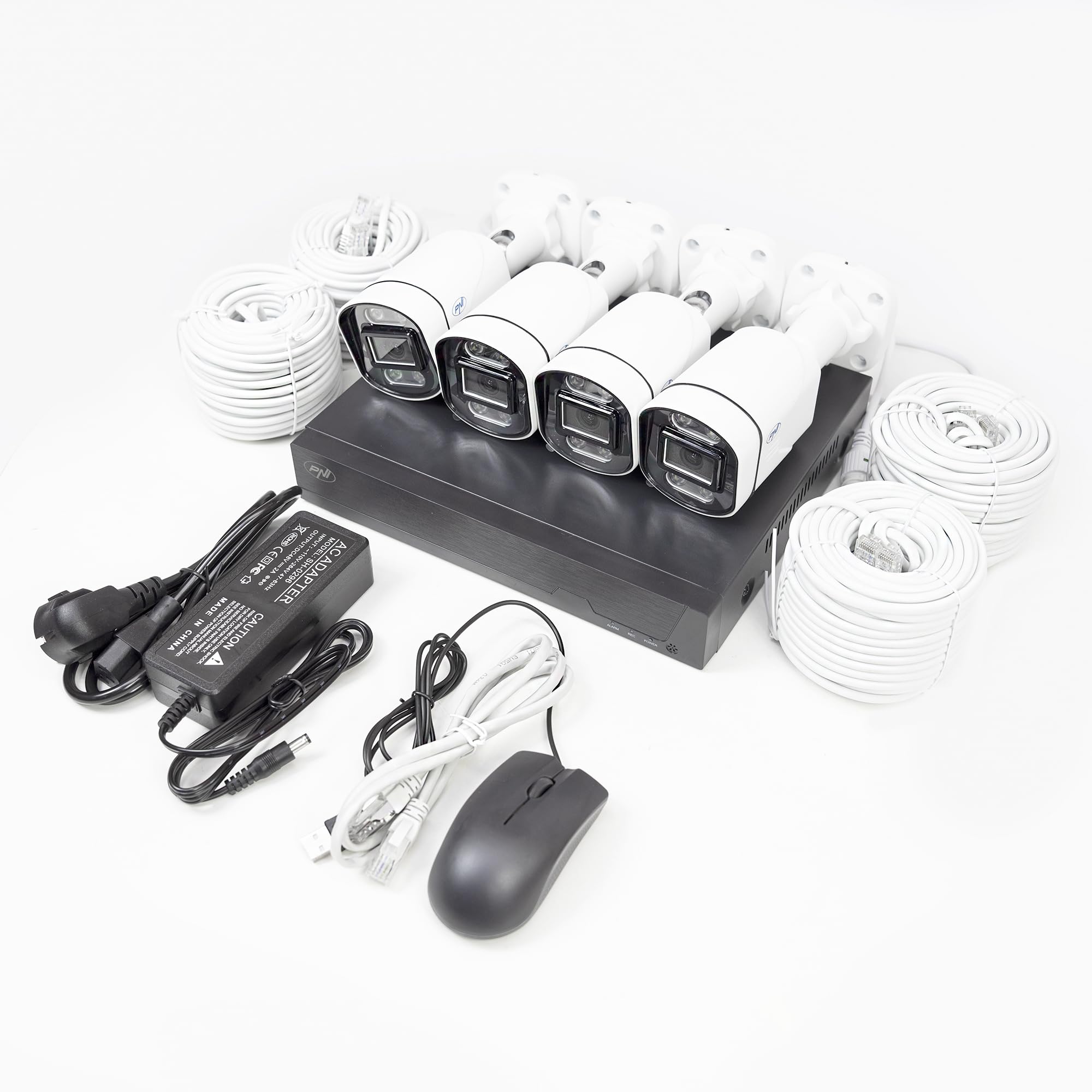 PNI House Kit de Videovigilancia IPMAX PoE 5 - NVR Con 4 Puertos PoE y 4 Cámaras IP de 5MP, 1920p - Aplicación XMEye Para Teléfonos Inteligentes y CMS General Para Windows Ⓡ - Clasificación IP66