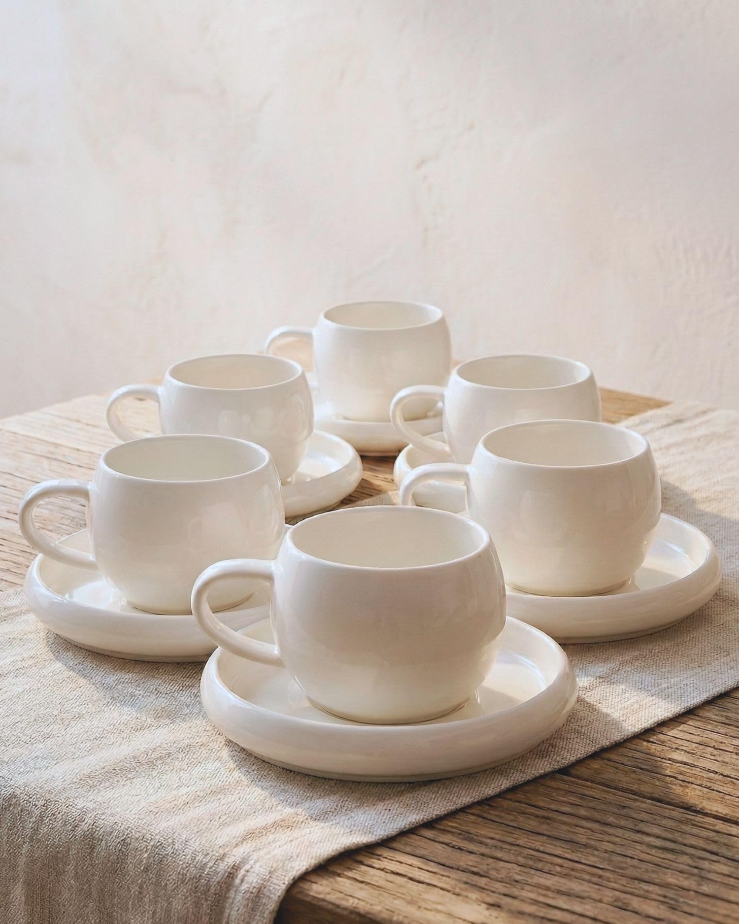 BAVARY Chubby Tazas de Café y Té con Plato – Juego 12 Piezas para 6 Personas – 200 ml Porcelana Blanca – Diseño Redondo – Cappuccino, Café, Té e Infusiones – Aptas Lavavajillas y Microondas