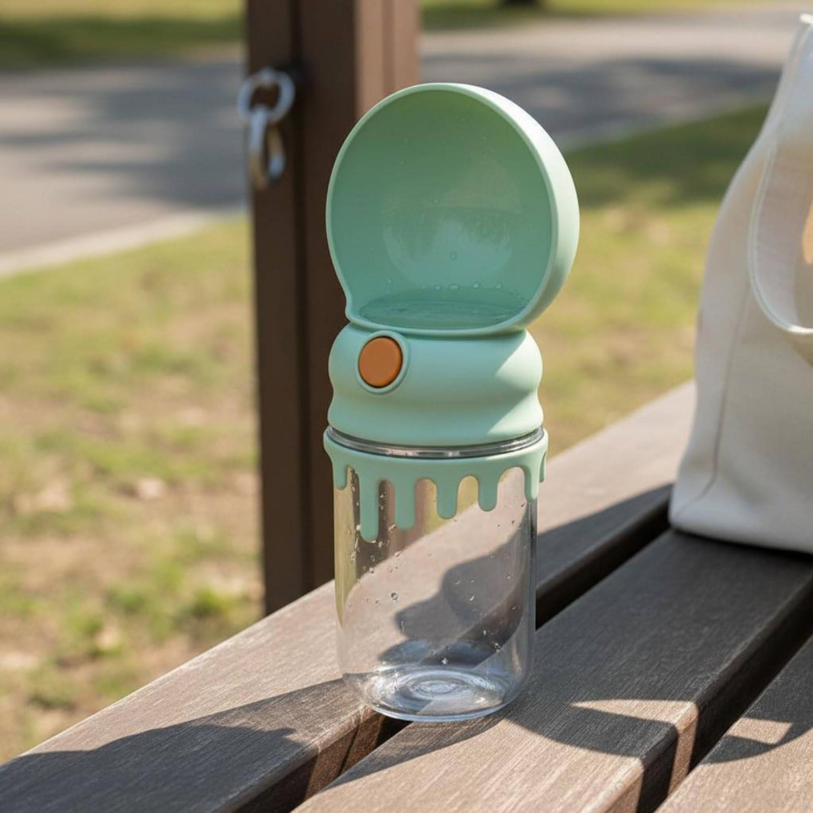 predolo Bottiglia Acqua Cane Portatile Leggera Borraccia 2 in 1 con Ciotola per All'aperto, Bianco, Con Tracolla
