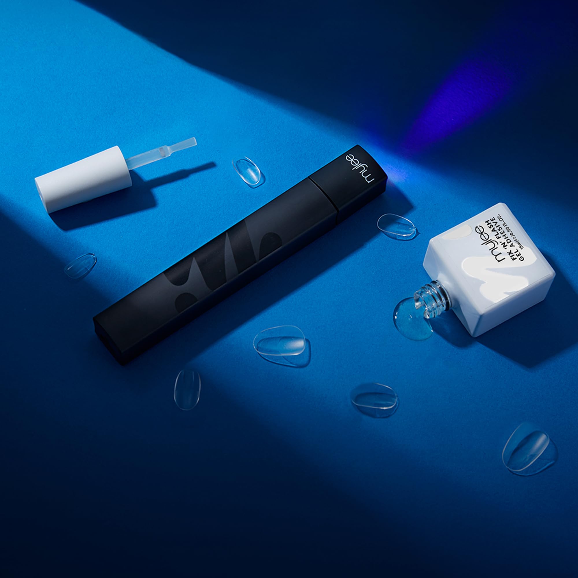 Mylee Torche LED Fix 'N' Flash : Lampe de poche pour la pose du vernis gel avec tête flexible, rechargeable par USB, utilisation mains libres - Usage à domicile, en déplacement et dans les salons