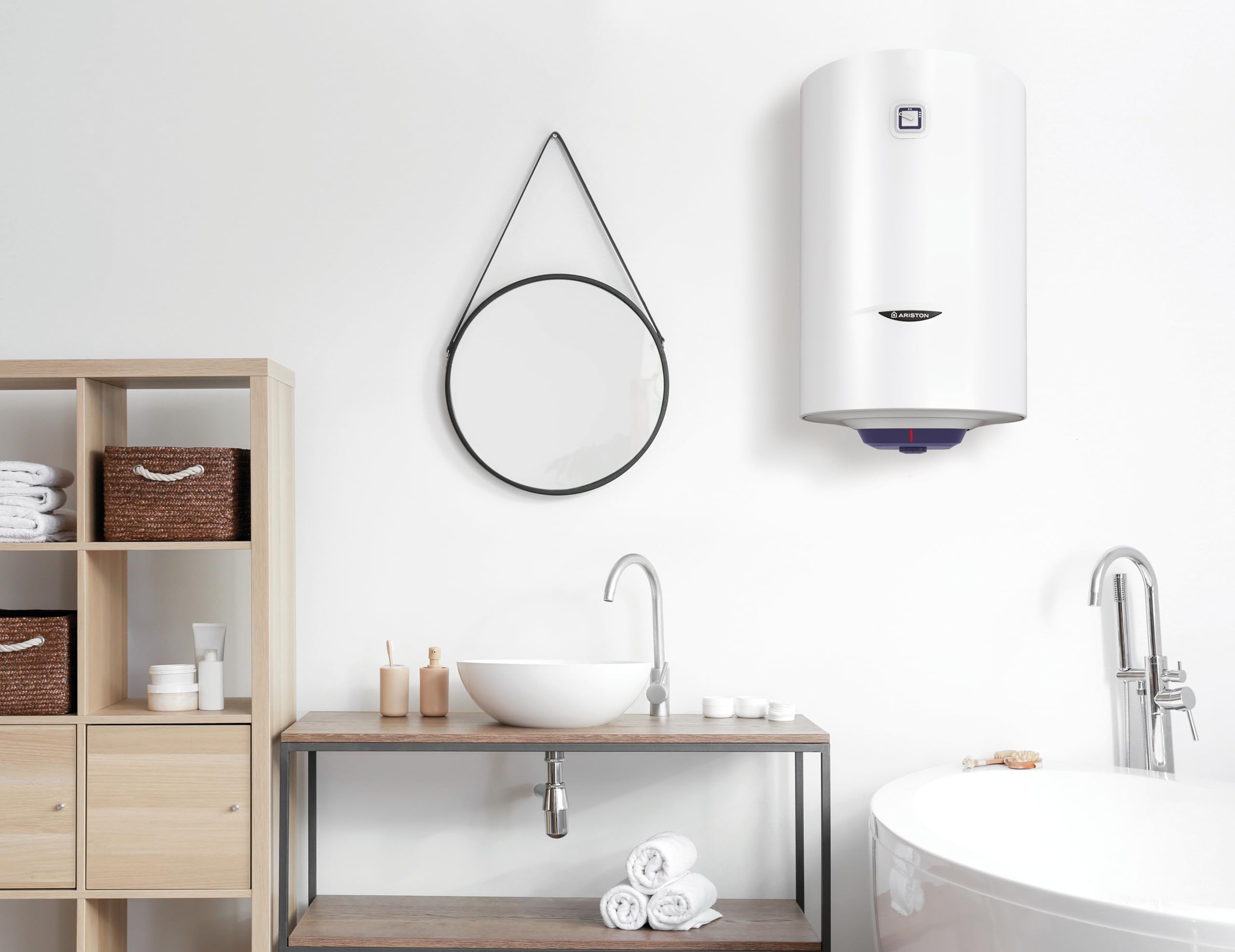 Ariston Blu 1 R V - Scaldabagno Elettrico 80 Litri 45x48x75 cm (1,5K EU) ad Installazione Verticale - Boiler Elettrico con Tecnologia WaterPlus per più Acqua Calda, 1500 Watt, Classe Energetica C