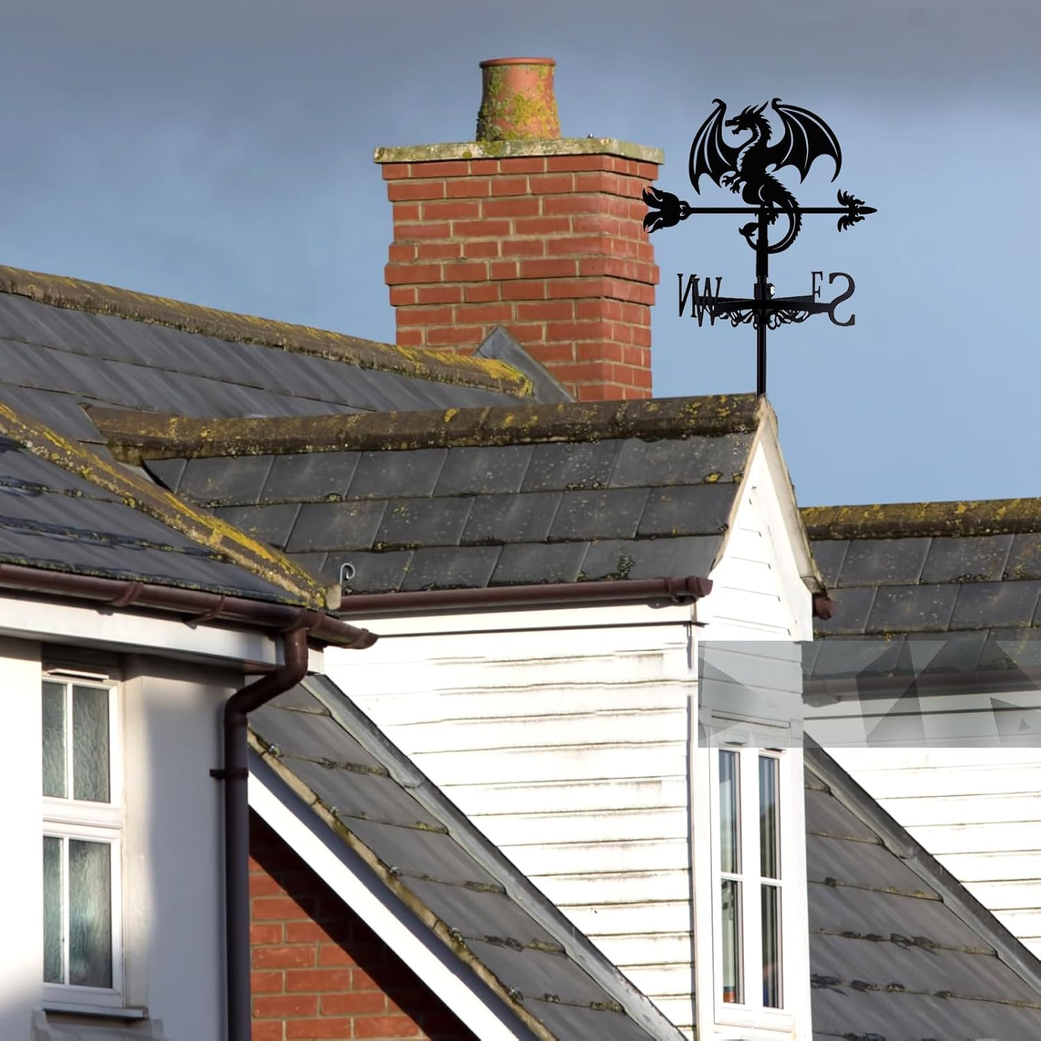 Dragon Weathervane Metal Wind Vane Arrow Weathercock Garden Decoration Wind Direction Indicator Stake Roof Mount Ornament for Farmhouse Yard Outdoor