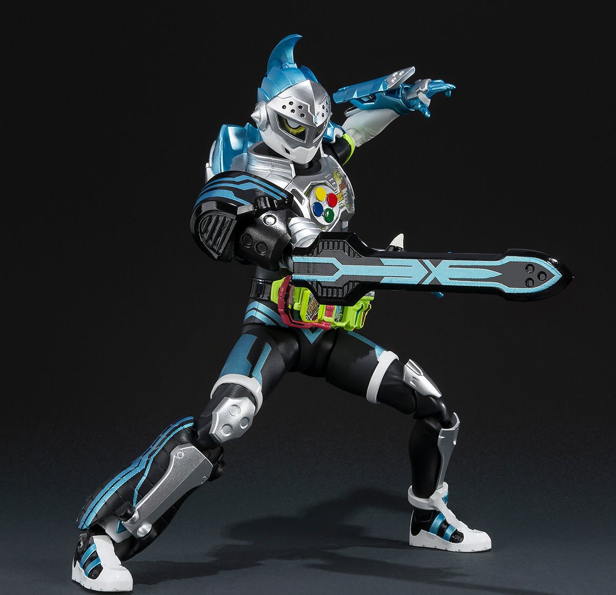 Amazon.co.jp: S.H.フィギュアーツ 仮面ライダーブレイブ