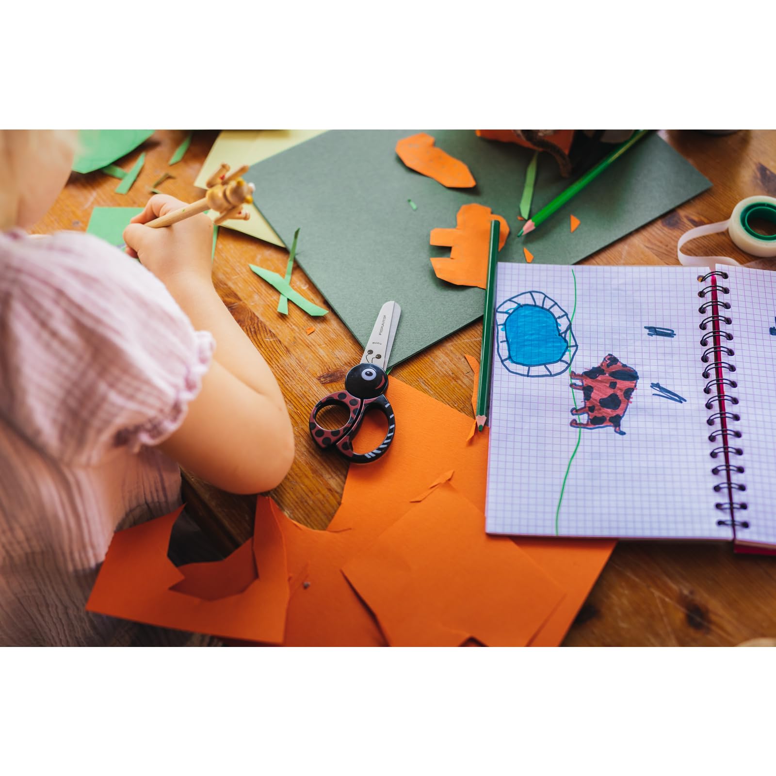 Fiskars Forbici per bambini a forma di coccinella, A partire da 4 anni, Lunghezza: 13 cm, Per destrorsi e mancini, Lama in acciaio inossidabile/Impugnature in plastica, Rosso, 1004612