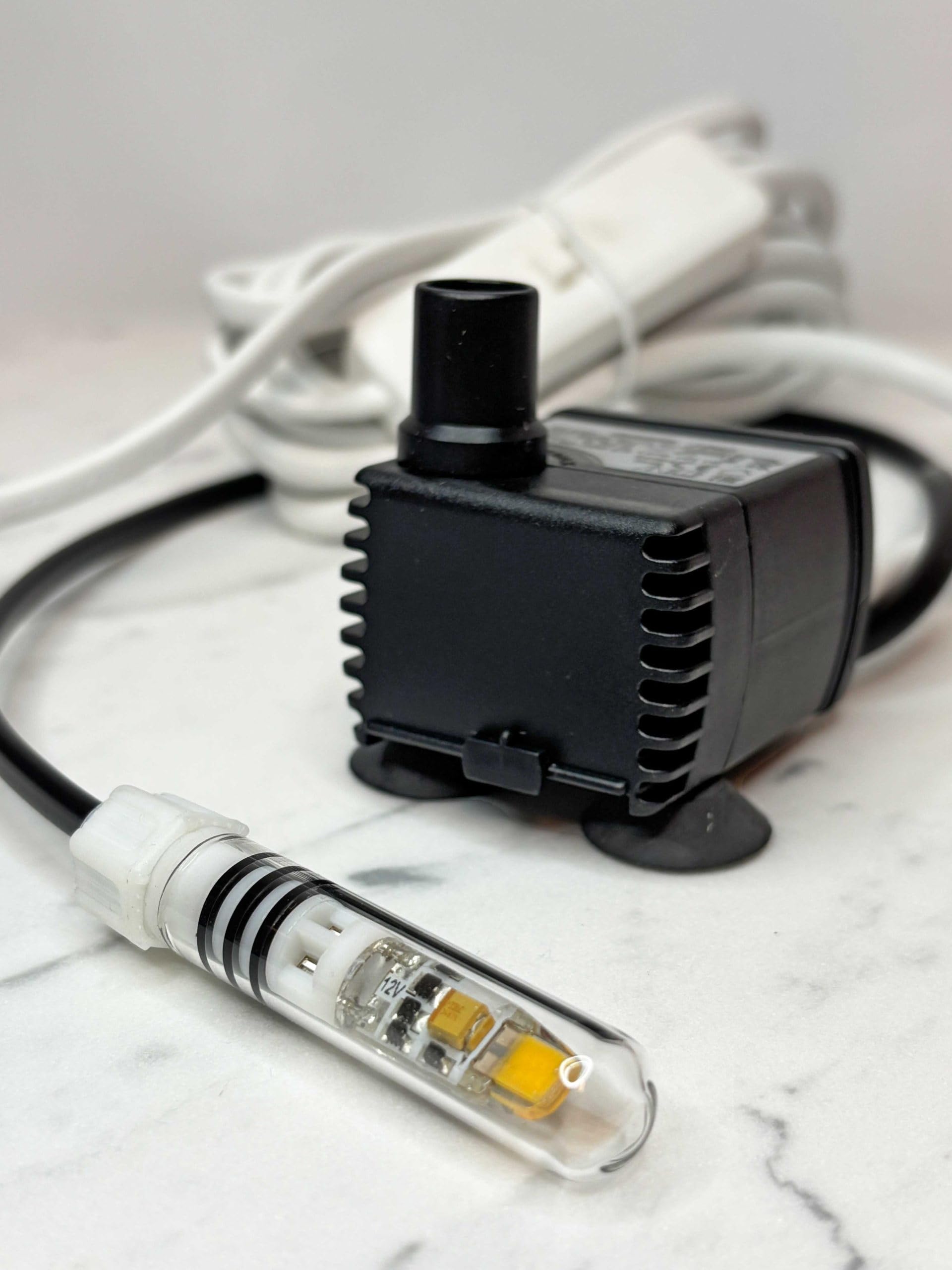 Eden 104L Spotty Wasserpumpe (5W + 1,2W LED Licht, 240 l/h, 0,45 m Förderhöhe), Modern, Schwarz, Kunststoff, Wasserpumpe für Zimmerbrunnen