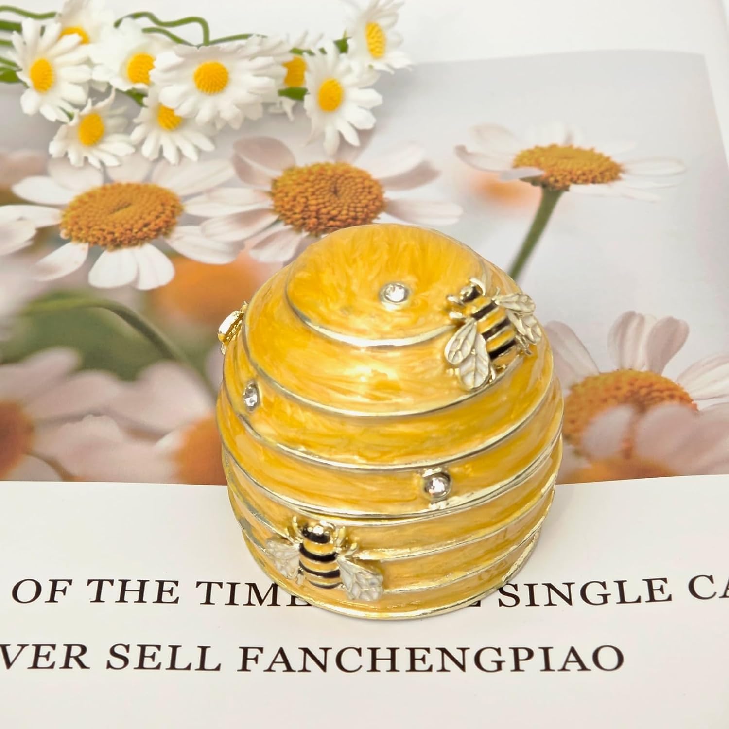 Mini Bee Honeycomb Trinket Box, Vintage Metal Enameled Honeycomb Figurine, Rings Earrings Small Jewelry Box Decorative Hand-Painted Collectible Keepsake Wedding Gift for Girls Women, Yellow