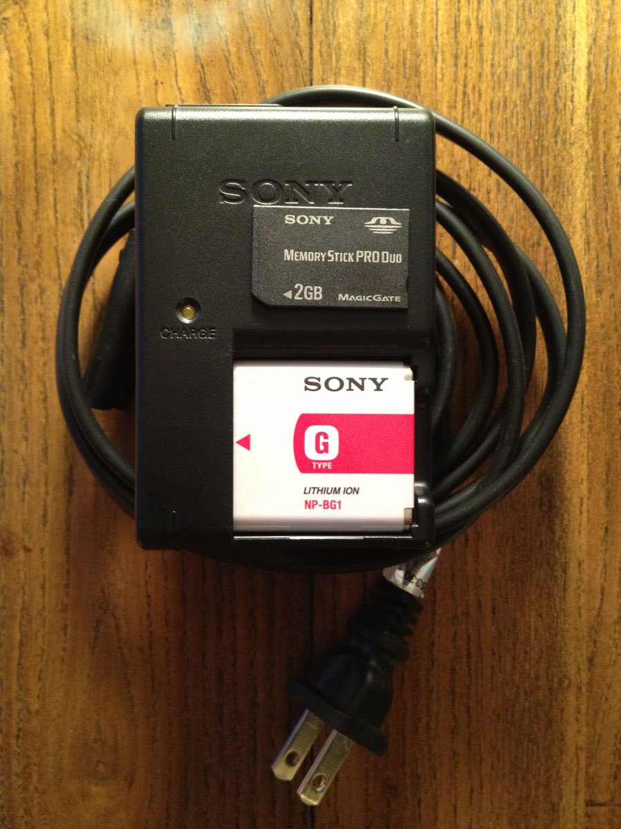 Amazon | ソニー 148017511 充電器、バッテリー (BC-CSGC) | Sony | 充電器