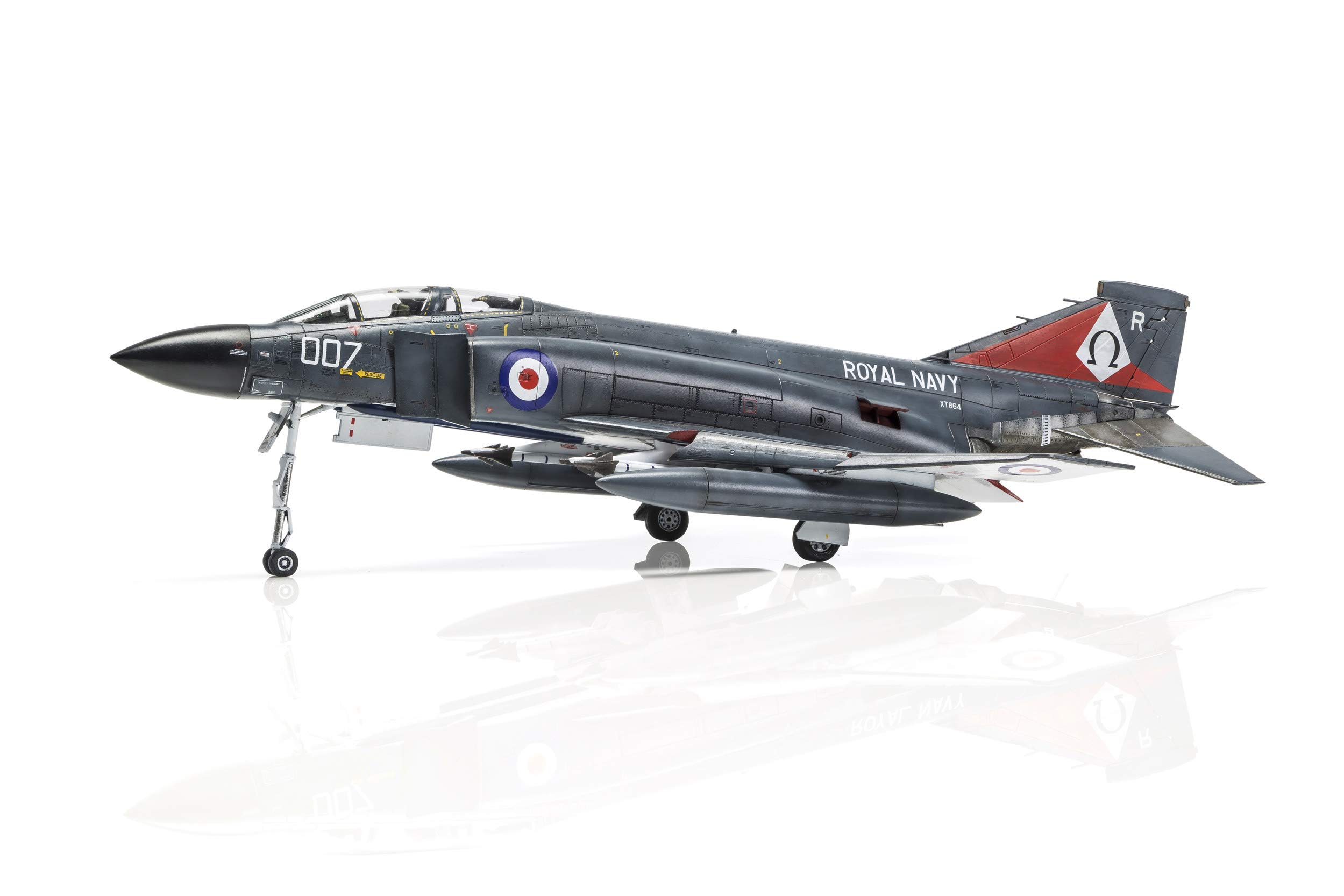 (未使用･未開封品)エアフィックス 1/72 イギリス空軍 マクドネル ダグラス FGR.2 ファントム 戦闘機 プラモデル X6017 Amazon | エアフィックス 1/72 イギリス空軍 マクドネル