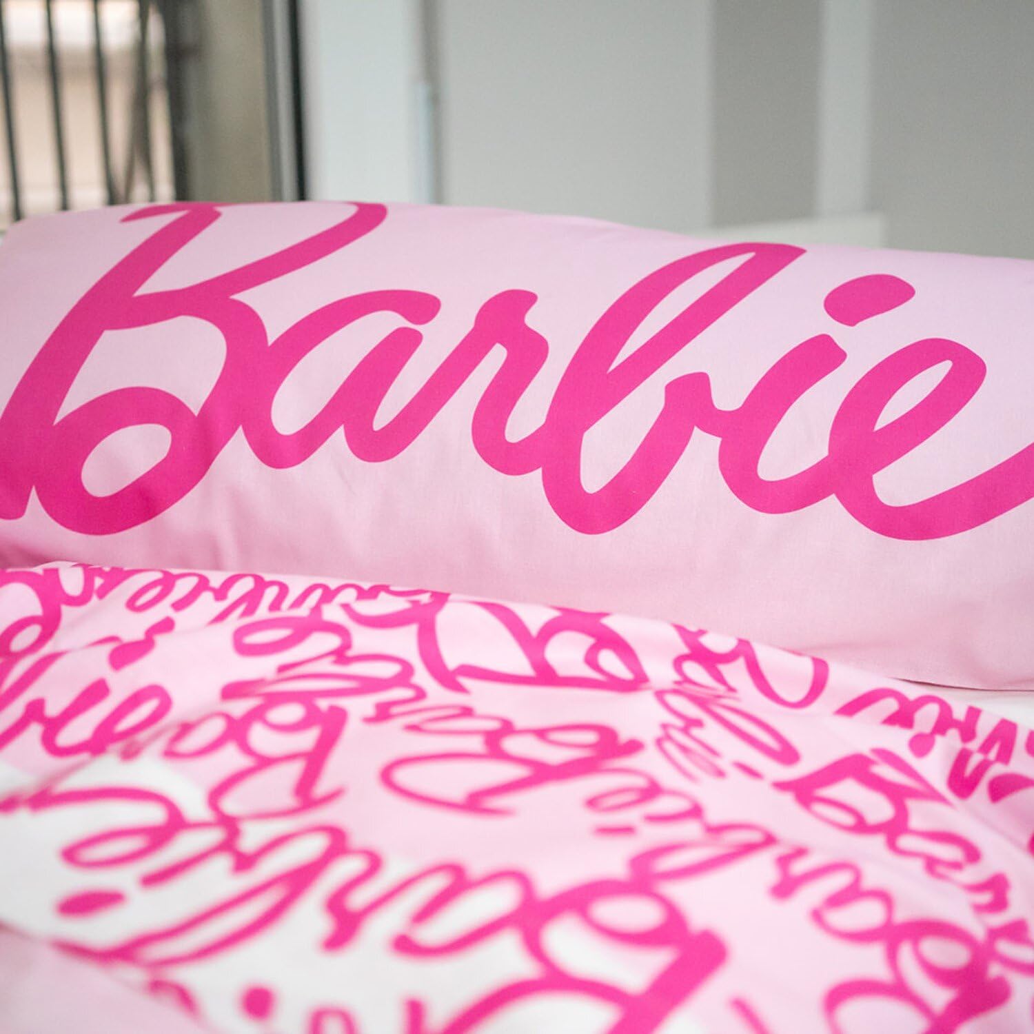 Burrito Blanco | Juego de Sábanas Barbie 100% Algodón Cama 90 Rosa | 3 Piezas: Bajera, Encimera y Funda Almohada | 144 Hilos | Tacto Suave | Larga Duración | Fácil Planchado | Apto Secadora