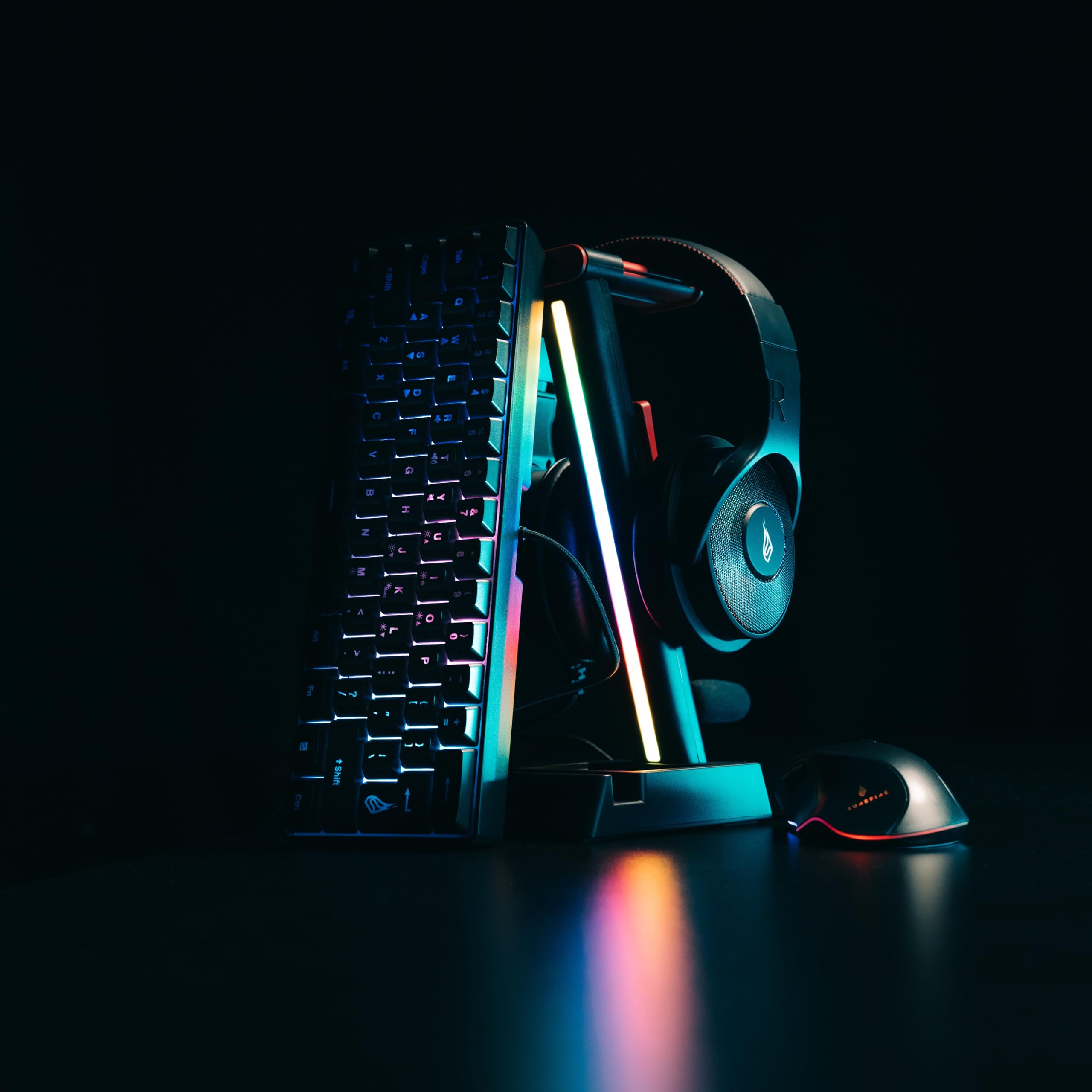 SureFire Kingpin X1 60% klawiatura gamingowa US English, gamingowa klawiatura multimedialna, mała i mobilna, klawiatura RGB z oświetleniem, 25 klawiszy Anti-Ghosting, amerykański układ QWERTY