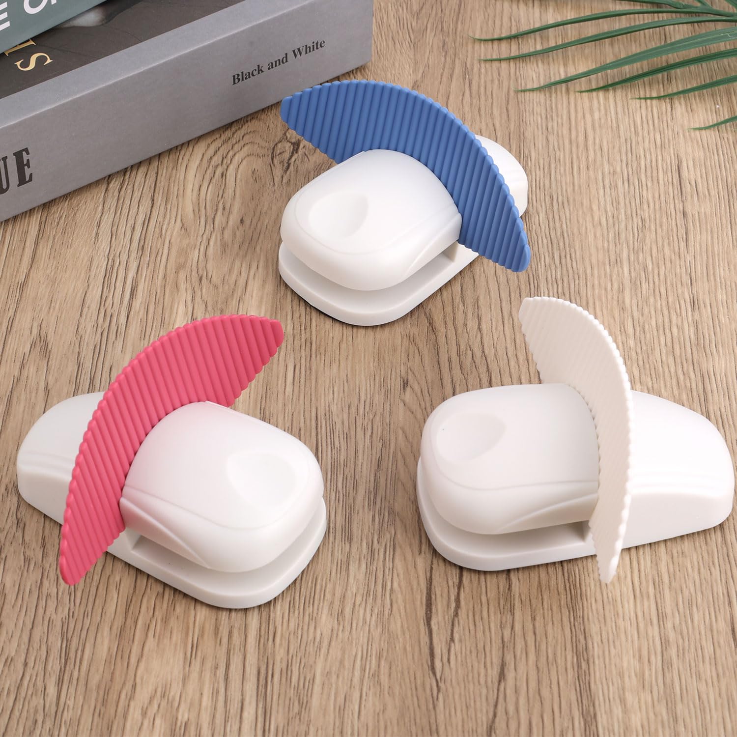 3uds Soporte para Papel de Escritorio, Ideal Escribir a Máquina o para Usar en la Oficina Cuenta con Base Antideslizante y Pinza Documentos de Escritorio Compatible con Papel A4