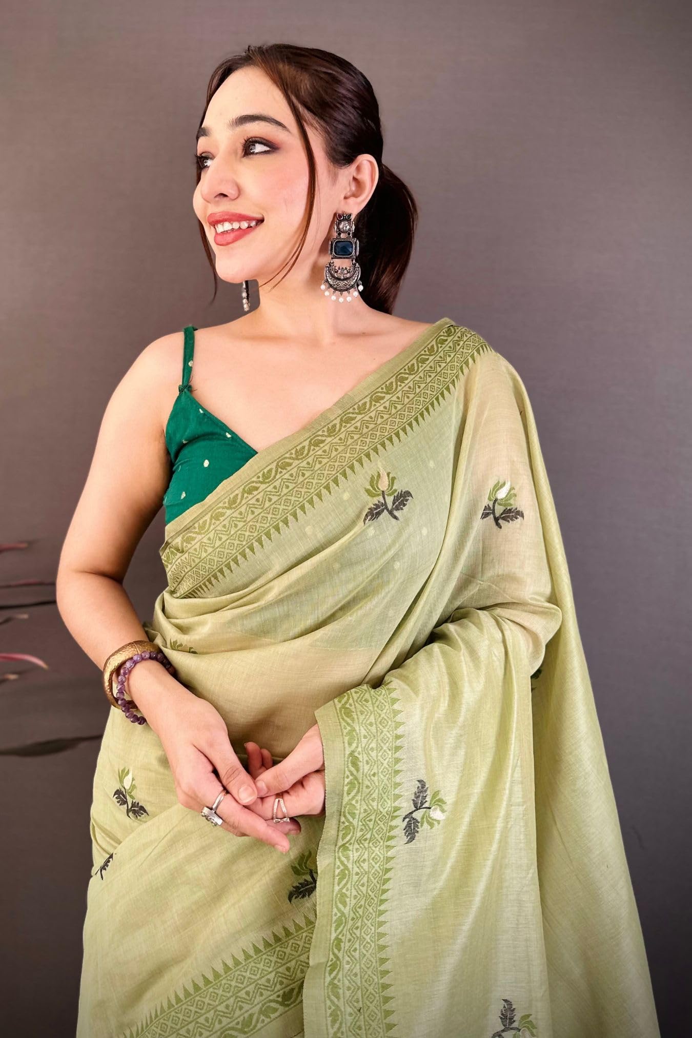 SGF11 Women's Cotton Linen Soft Silk Saree With Unstitched Blouse Piece product image 2