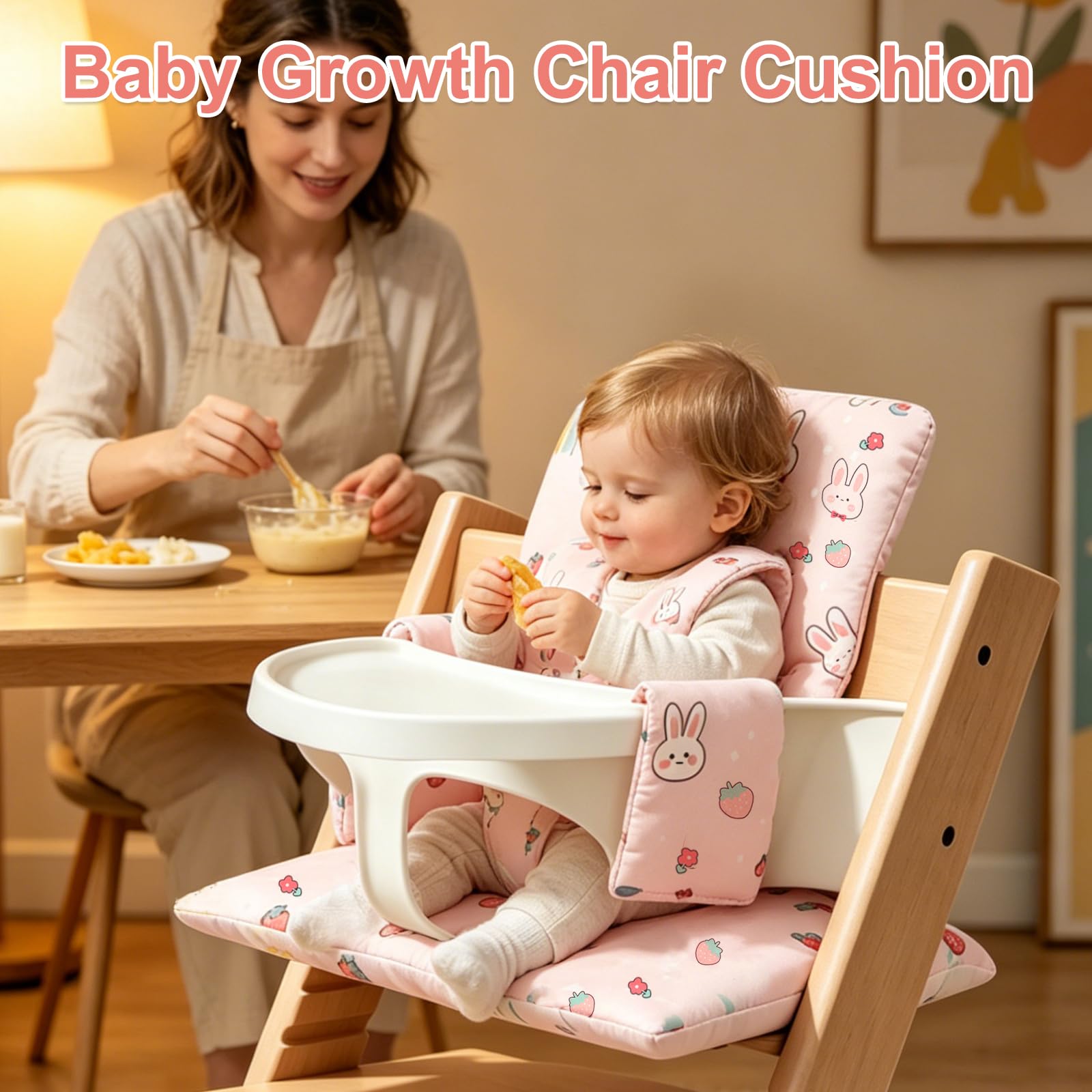 Cuscino per Seggiolone Stokke Tripp Trapp, Imbottitura Spessa in Cotone Naturale, Tessuto Impermeabile e Traspirante, Grazioso Motivo Lapino e Fragole, Confezionato Sottovuoto