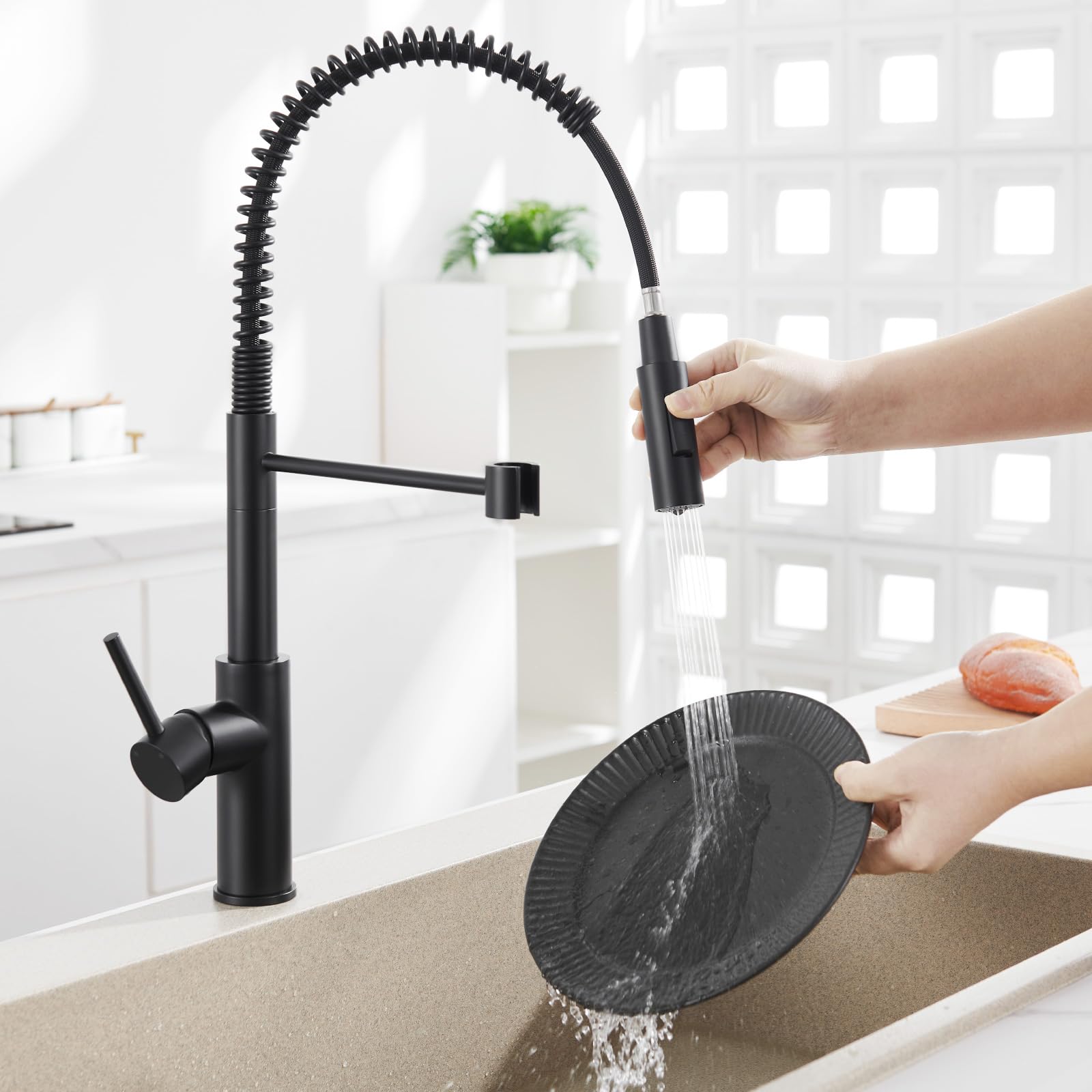 CECIPA Rubinetto Cucina Nero con Molla e 2 Tipi di Getto, Arco Alto Miscelatore Cucina Nero con Doccetta Estraibile, Rubinetto Lavello a Girevole 360°, Miscelatore in Acciaio Inox
