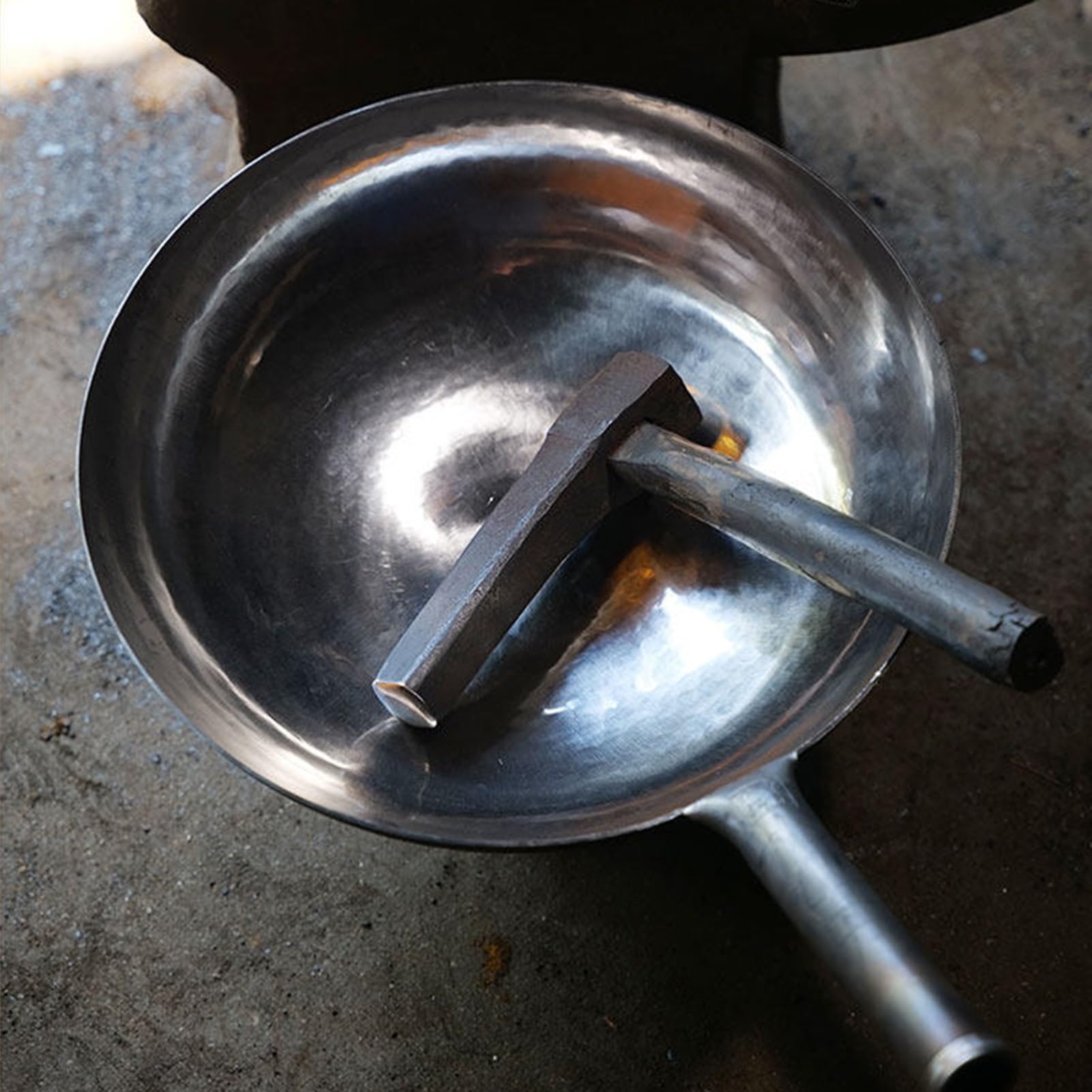 Generico Wok, In Ferro Da 30-40 Cm Con Coperchio In Vetro, Padella Antiaderente A Fondo Piatto, Maniglia Cool Touch, Funziona Su Tutti I Piani Cottura(38cm)