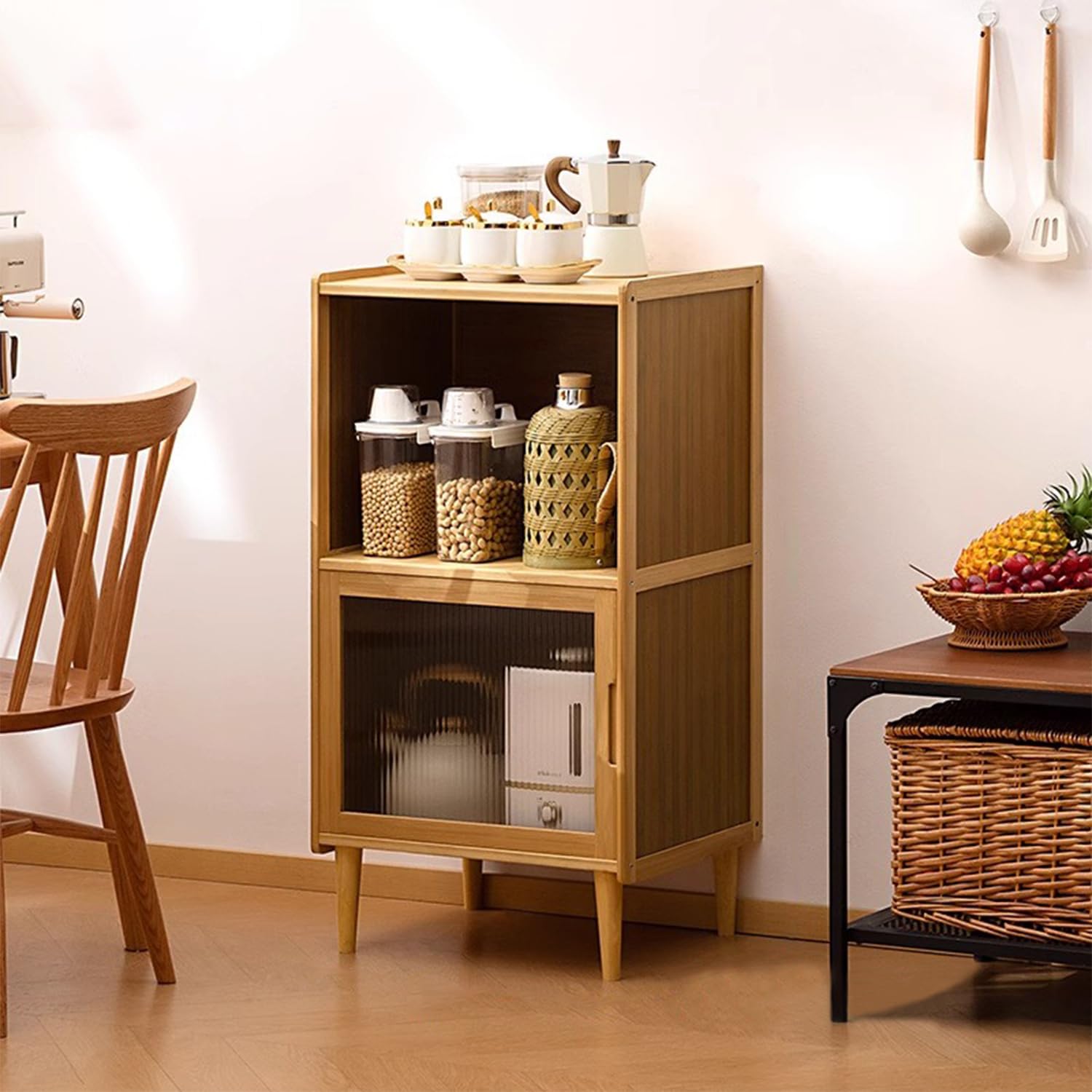 Meuble en bambou peu encombrant pour optimiser le rangement des petites pièces de la maison