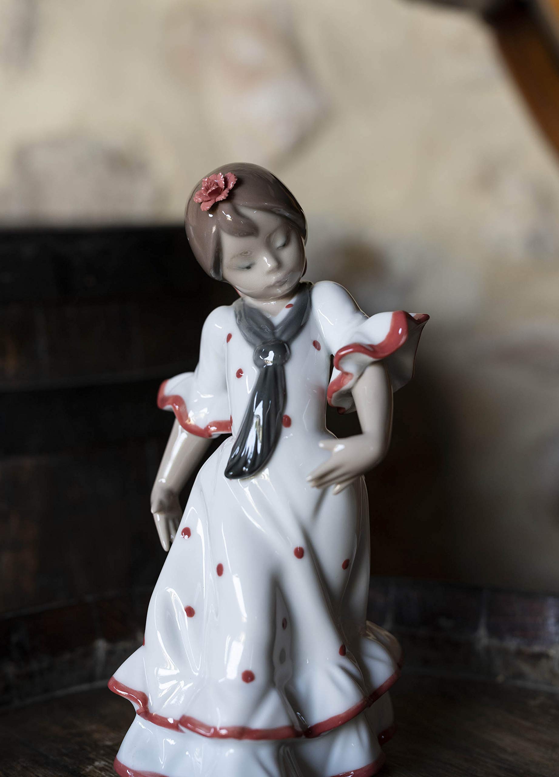 Amazon.com: LLADRÓ Juanita Flamenco Dancer Girl Figurine. Red