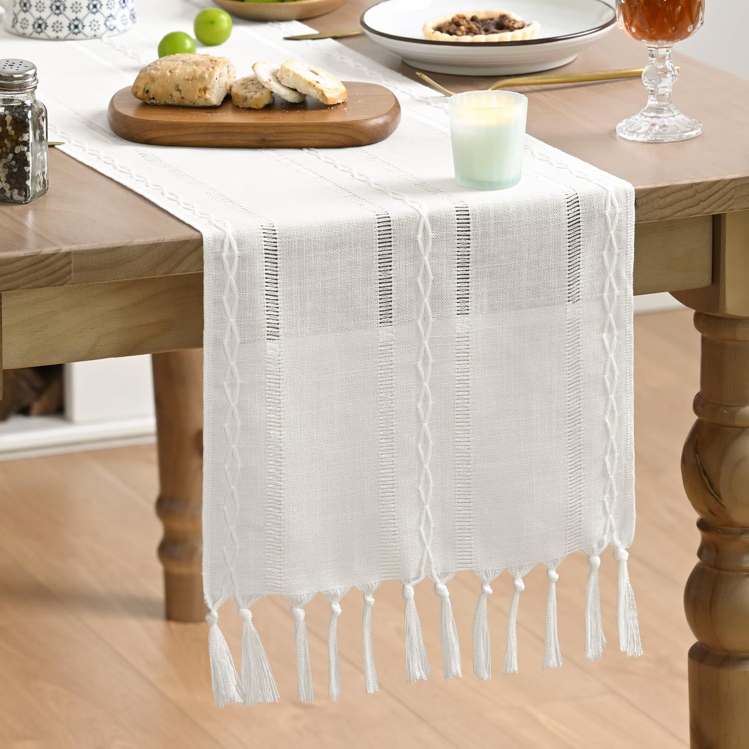 Artoid Mode Boho White Tassel Table Runner, Farmhouse Style Kitchen Table Decoration Holiday Wedding Party Dinning Birthday Decor 33x303 cm